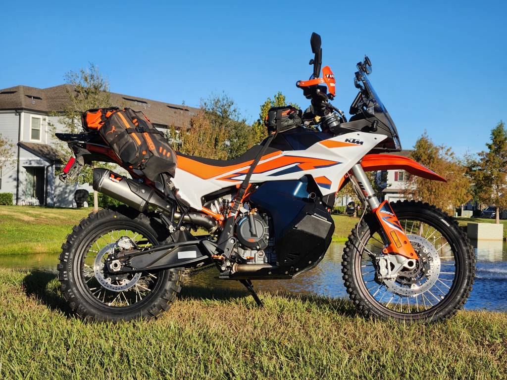 2023 KTM 890 Adventure R Motorcycle Rental in Sanford, FL m-ejmdq39