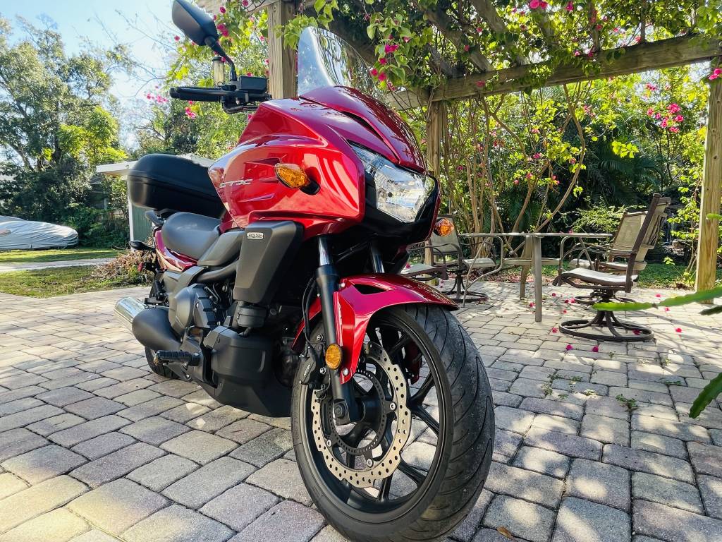 2014 Honda CTX700 DCT ABS Motorcycle Rental in Tampa, FL m-ed3vwn9