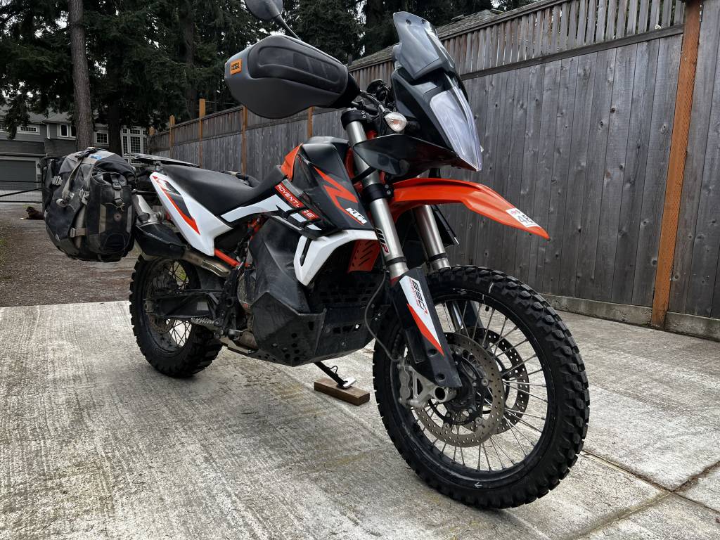 2021 KTM 890 Adventure R Motorcycle Rental in Seattle, WA m-ej865ve