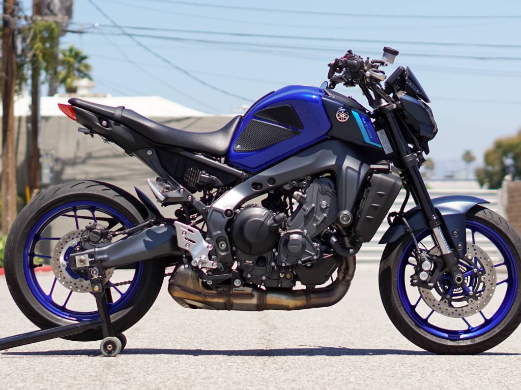 2019 Yamaha MT-09 Motorcycle Rental in Los Angeles, CA m-v97rmke