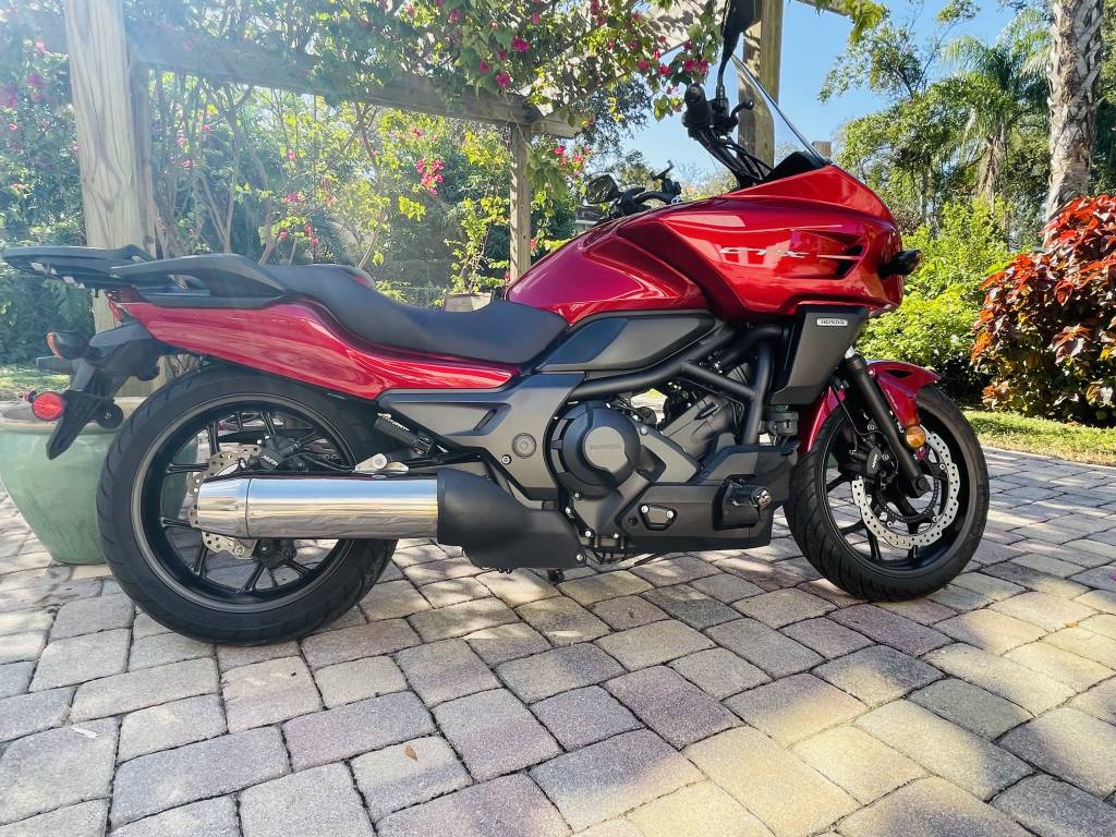 2014 Honda CTX700 DCT ABS Motorcycle Rental in Tampa, FL m-ed3vwn9
