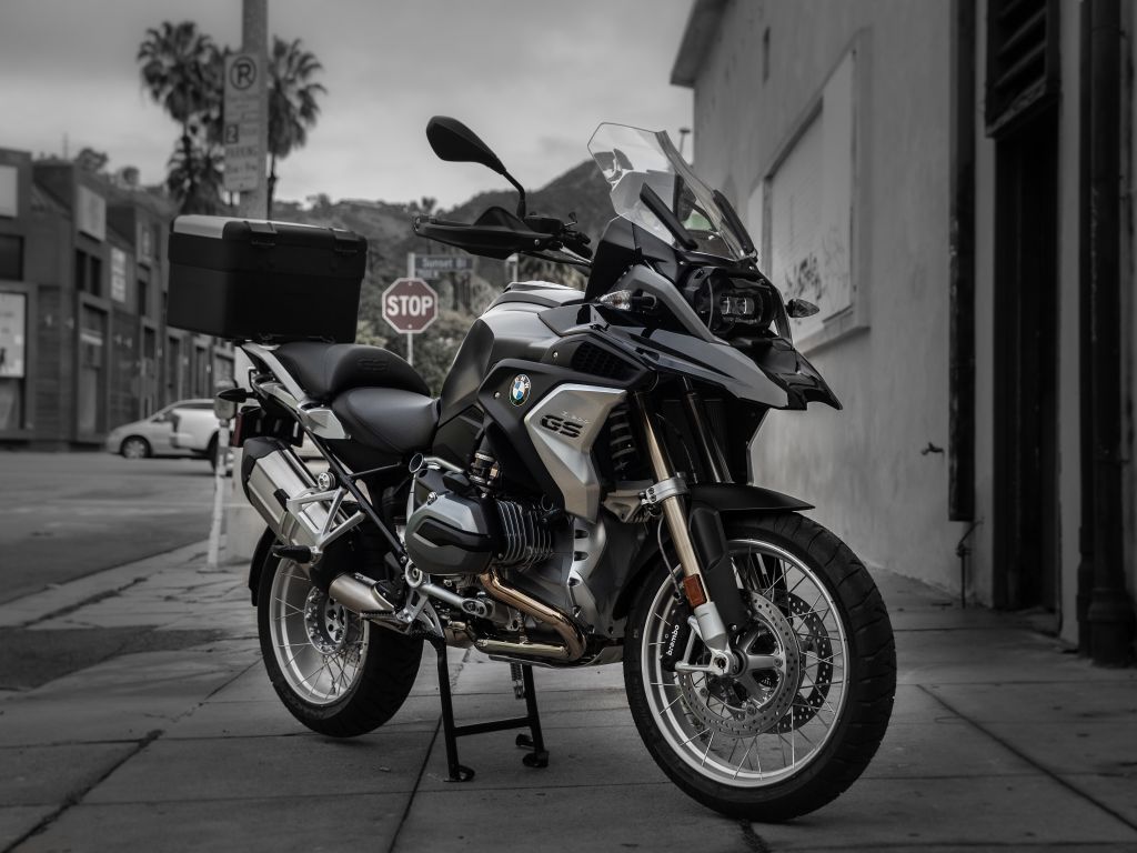 RENT BMW R 1200 GS – TRIPLE BLACK - MotorALB