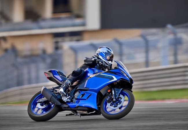 Yamaha YZF-R3 | Twisted Road Motorcycle Rental