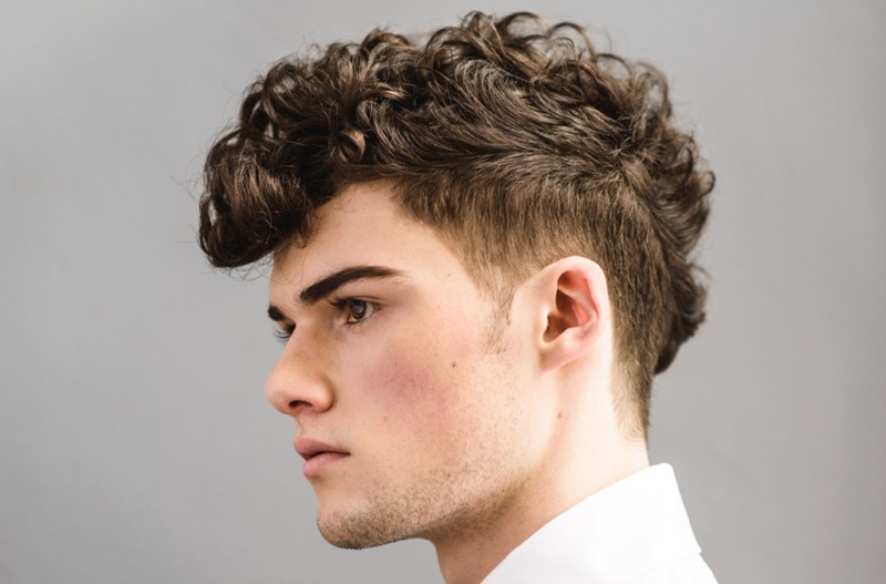 Kiểu tóc Pompadour cho tóc lượn sóng