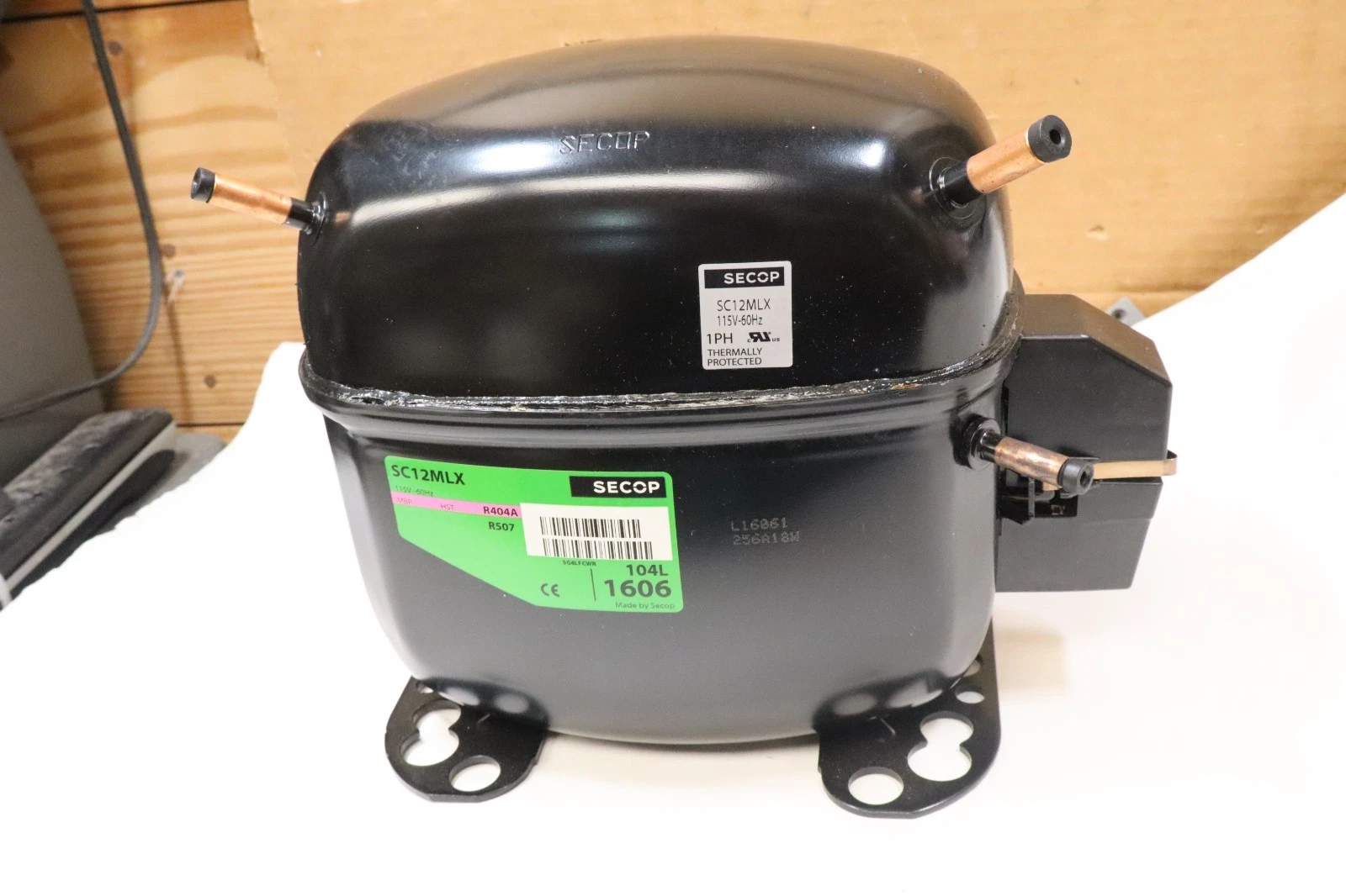 All-Clad Cookware Essential Nonstick Hard Anodized with Glass Lid 7 QT Stockpot