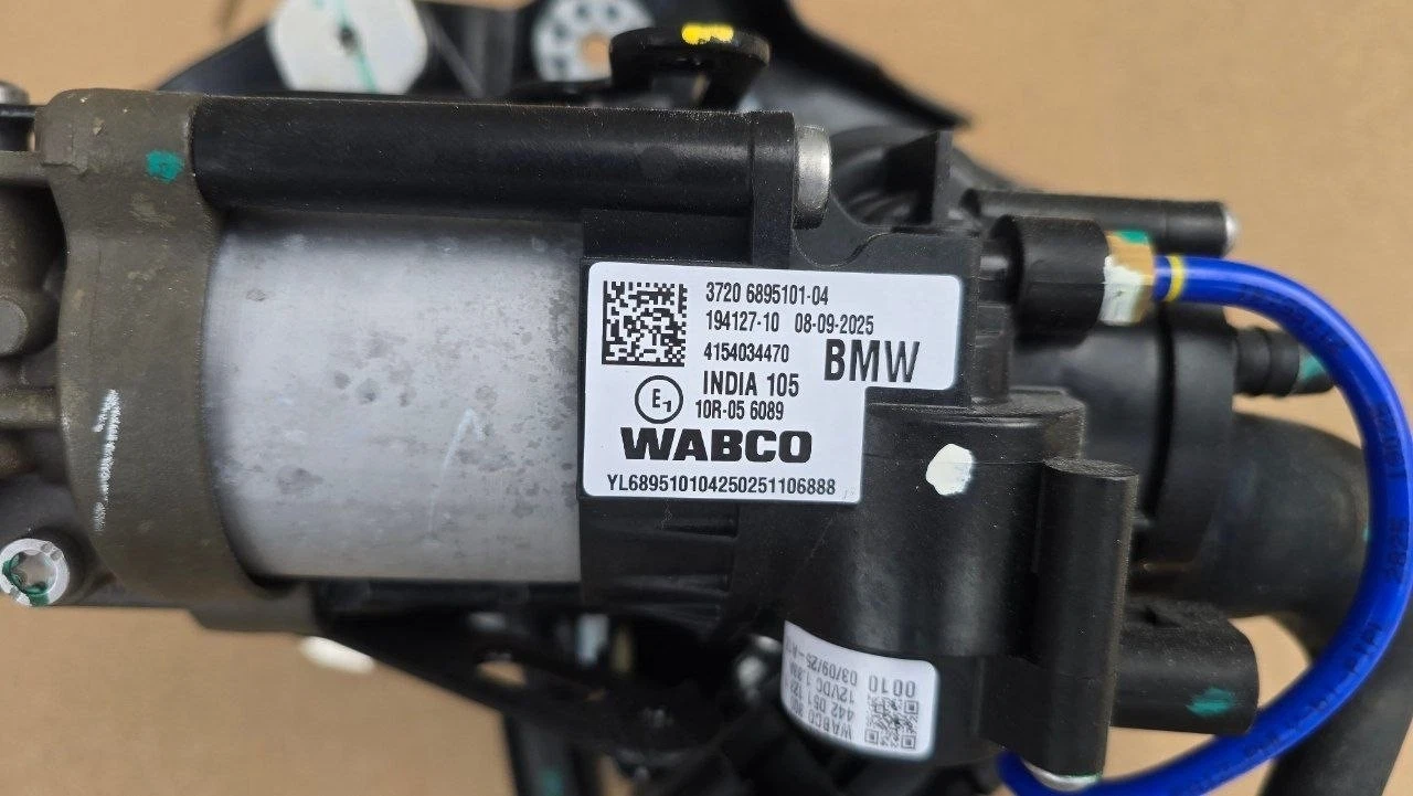 2023 2024 2025 BMW 740i G70 OEM Air Suspension Compressor, view 7