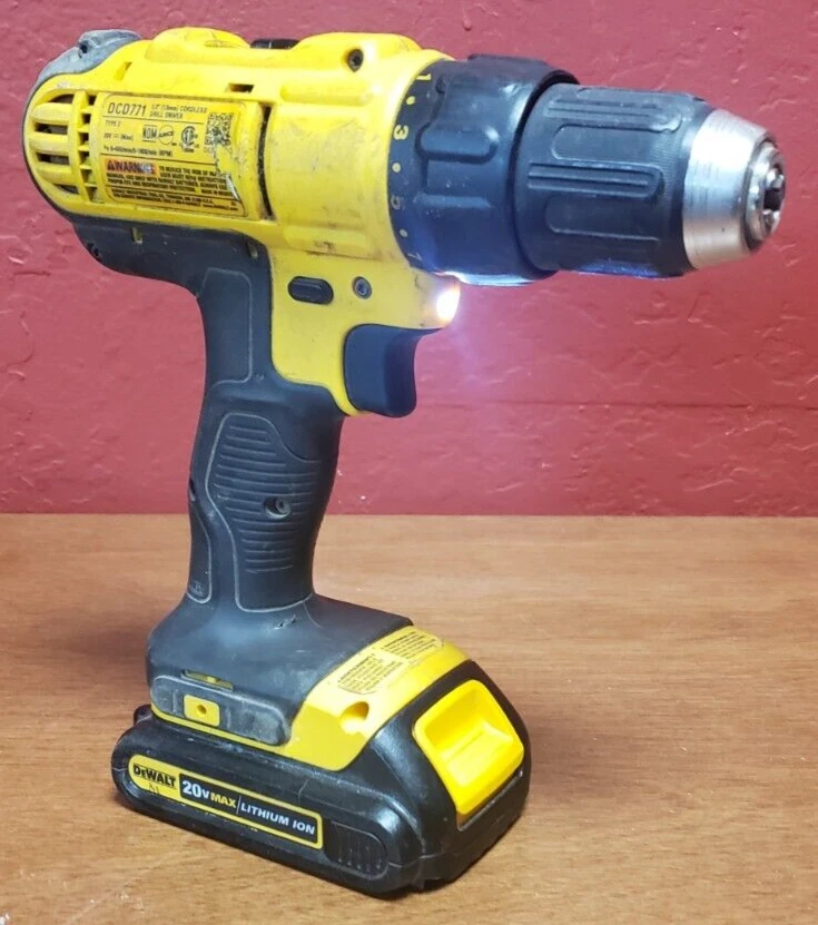 USED DEWALT 20V 4 Tool Combo kit #178988-1, view 5