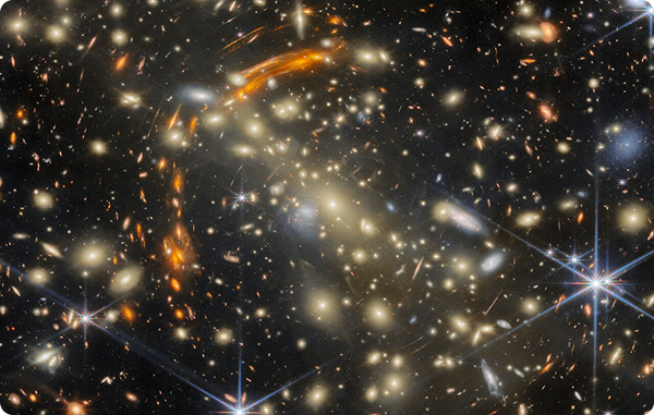Lente gravitacional capturada pelo James Webb