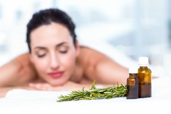 MASSAGE ÉQUILIBRE AUX HUILES ESSENTIELLES