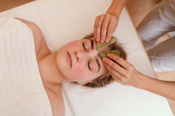 Massage visage & Gua Sha (Pierres énergétiques)