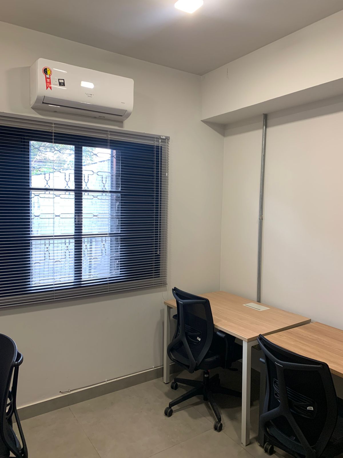 Foto da sala Escritório privativo para 5 posições · 0 a 10 m² em Chácara Cachoeira, Campo Grande (1/3)