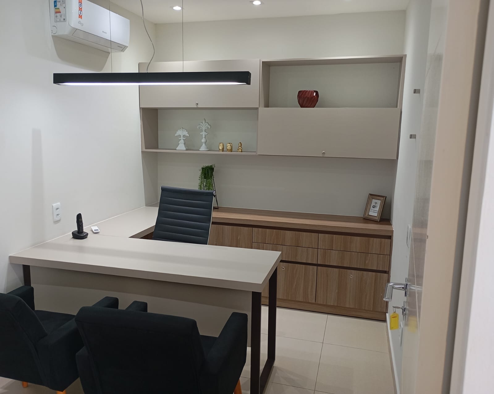 Foto de la sala Oficina privada para 3 puestos · 0 a 10 m² en Renato Gonçalves, Barreiras (2/3)