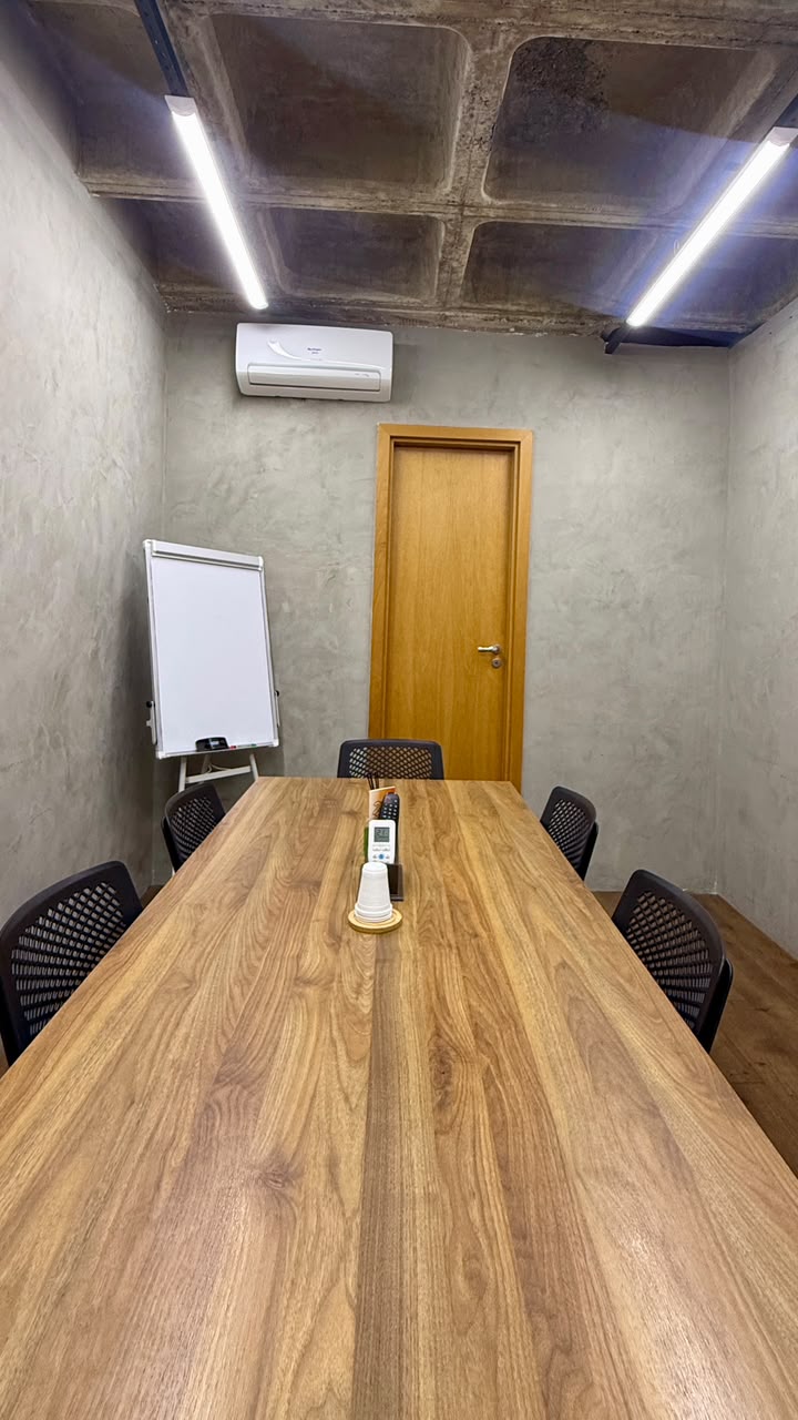 Foto da sala Sala Reunião - 95 — Faça Coworking (2/10)