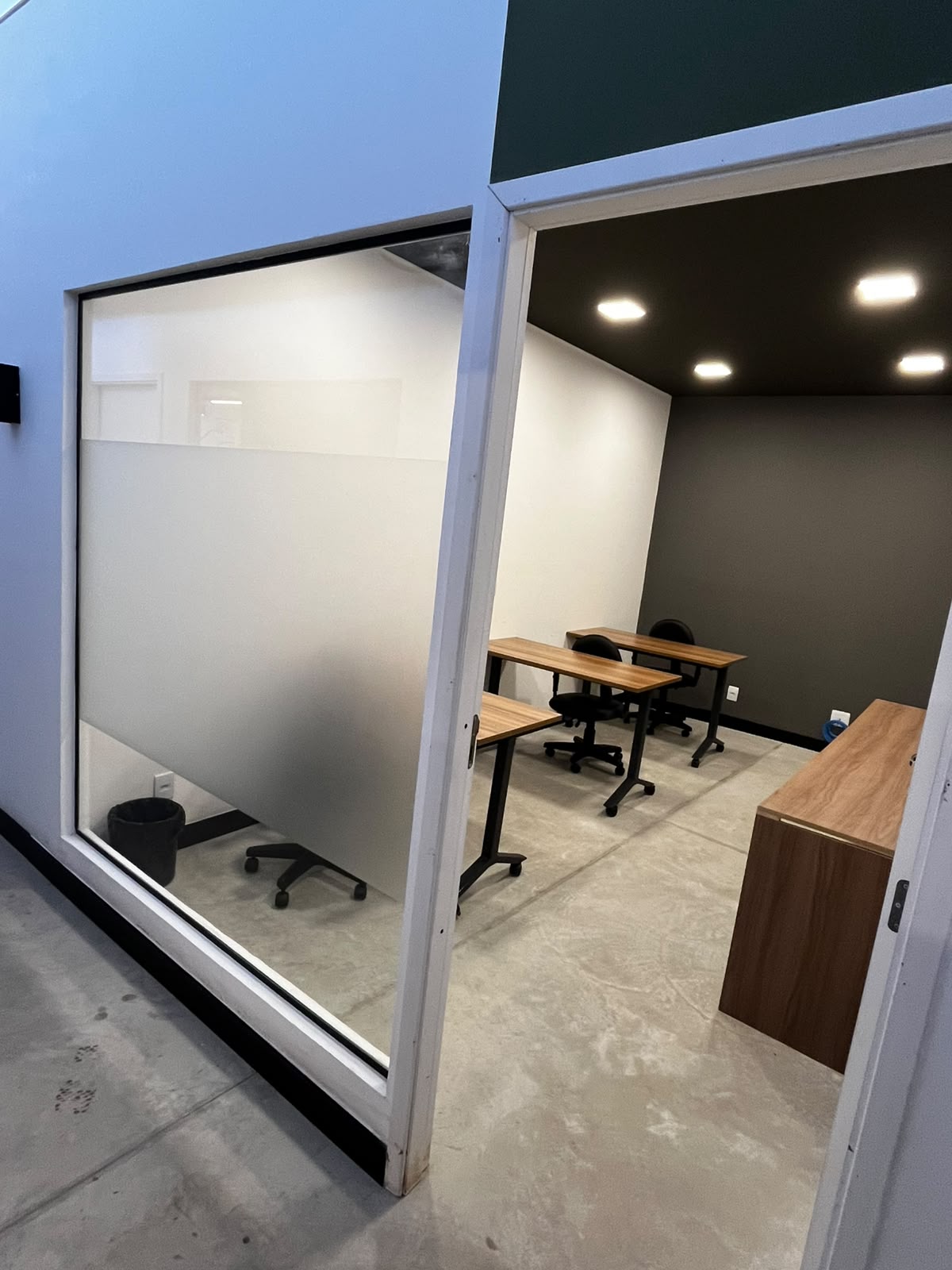 Foto de la sala Oficina privada para 8 puestos · 10 a 20 m² en Vila Gomes Cardim, São Paulo (3/3)