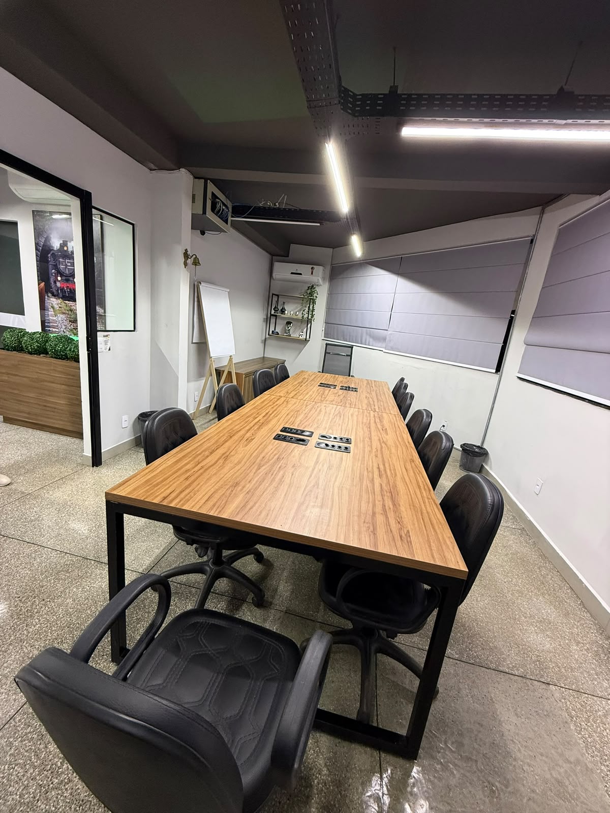 Foto de la sala Oficina privada para 12 puestos · 20 a 30 m² en Parque Esplanada III, Valparaíso de Goiás (2/3)