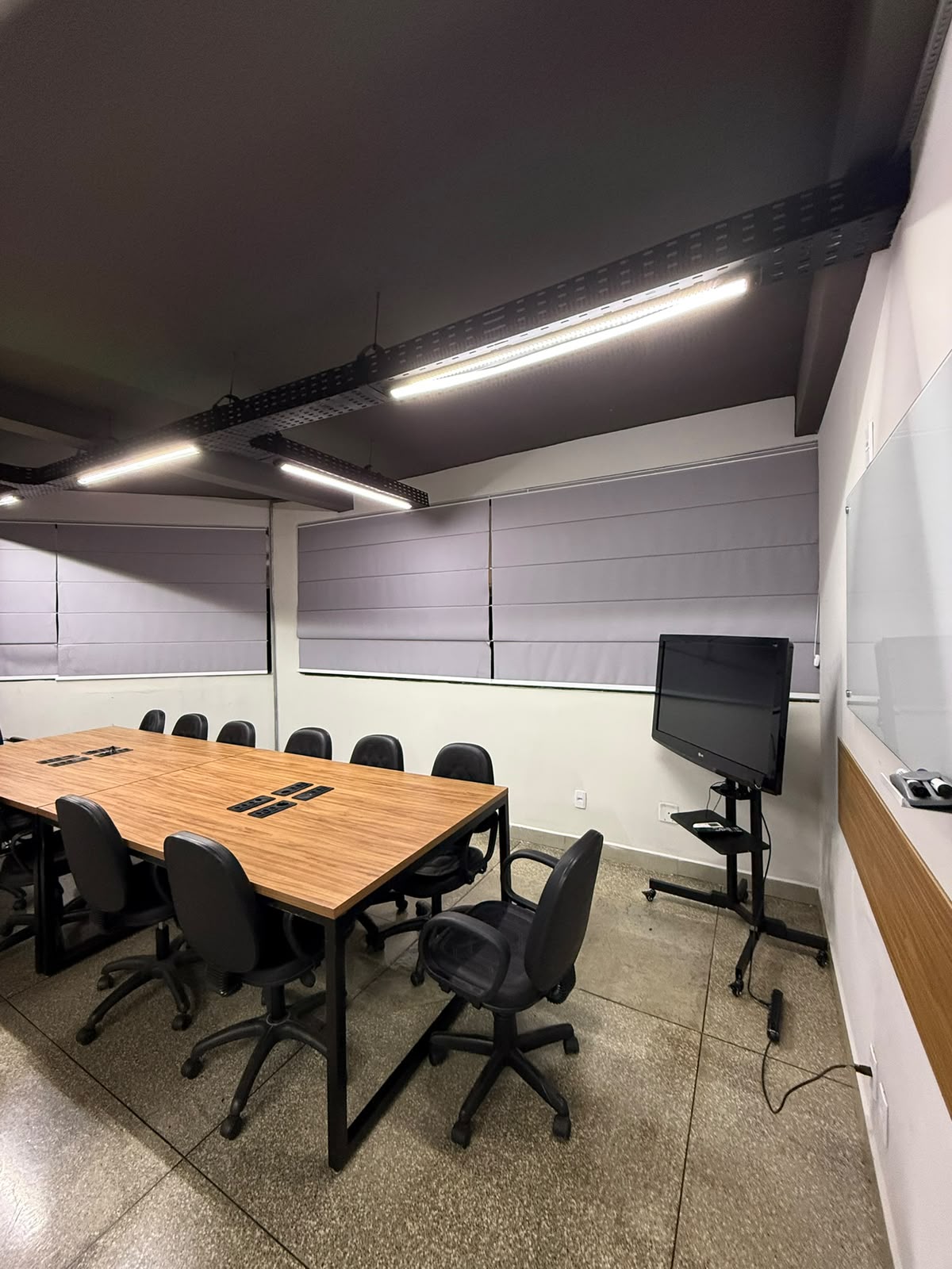 Foto de la sala Oficina privada para 12 puestos · 20 a 30 m² en Parque Esplanada III, Valparaíso de Goiás (3/3)