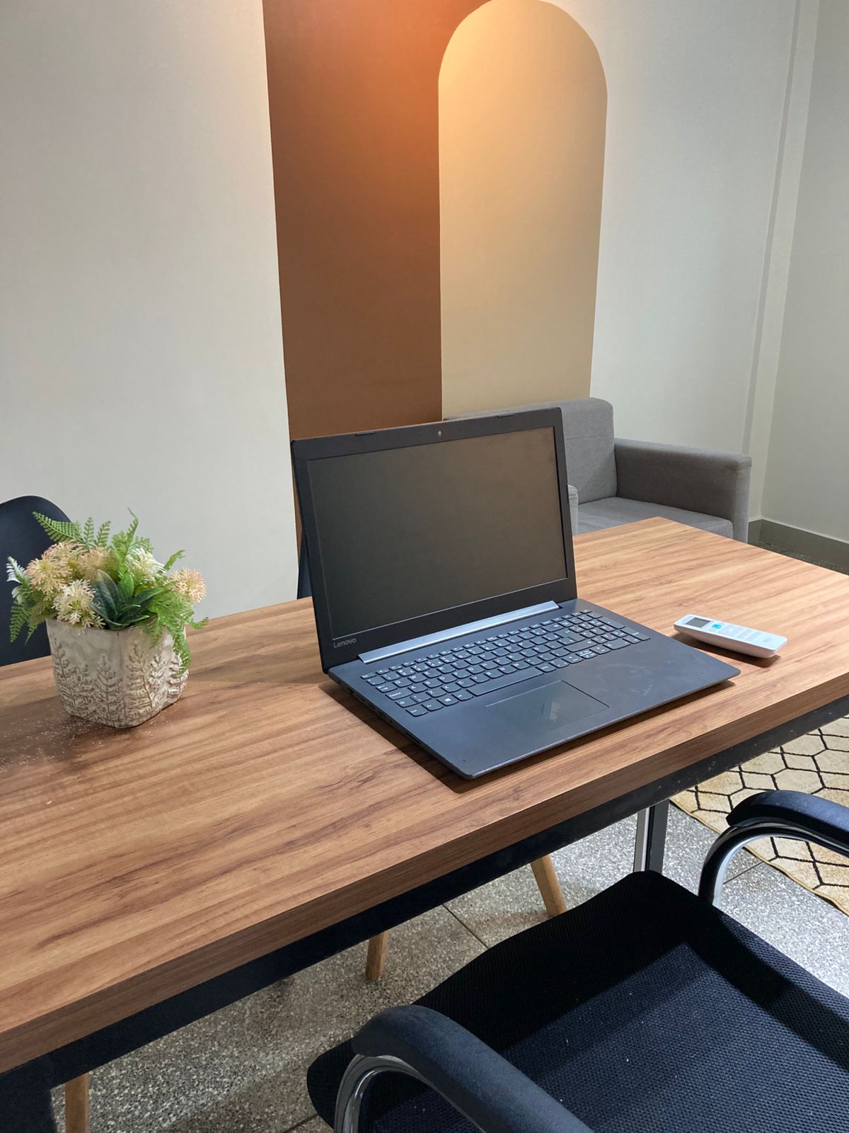 Foto de la sala Oficina privada para 4 puestos · 10 a 20 m² en Parque Esplanada III, Valparaíso de Goiás (1/3)