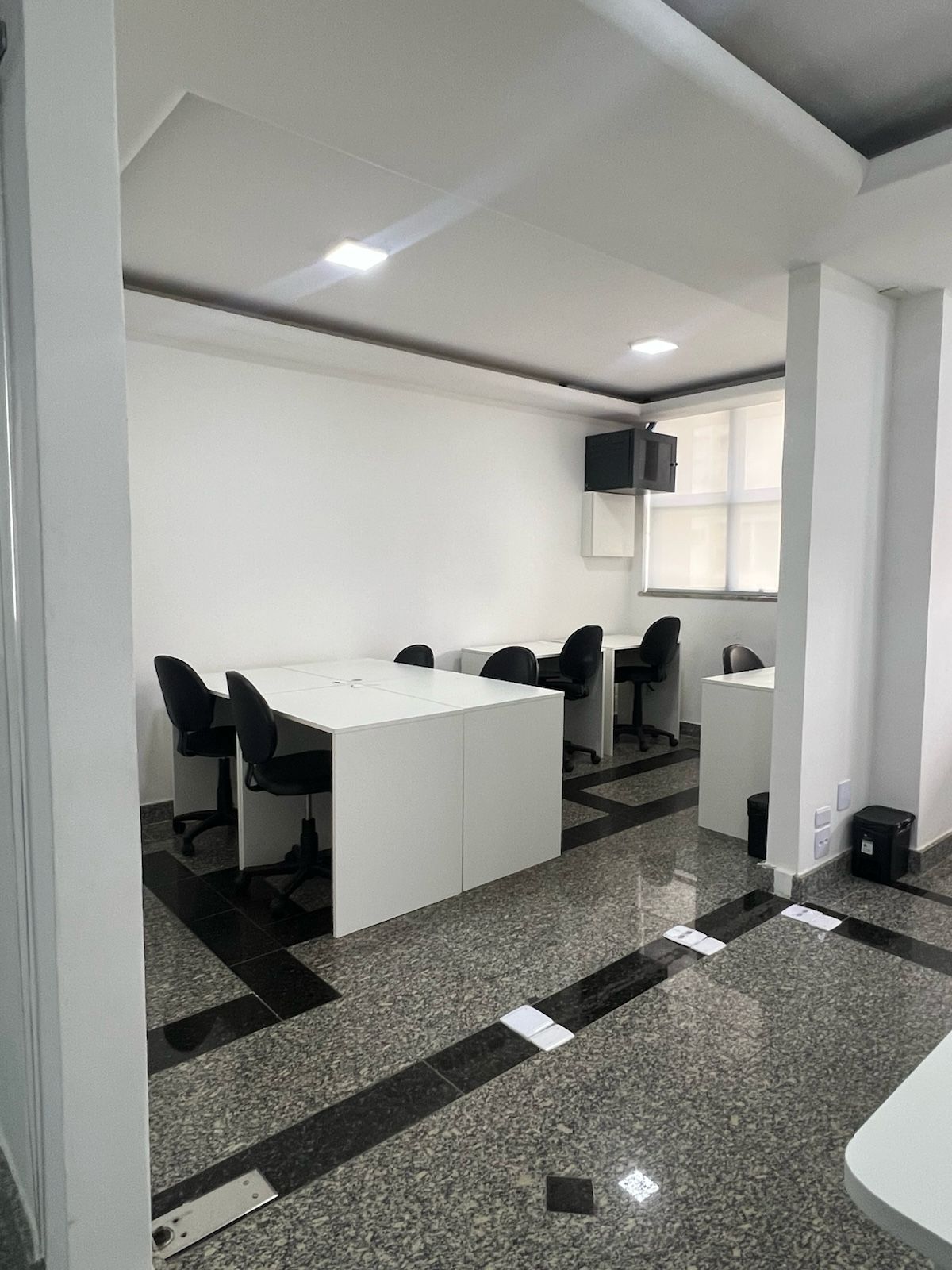 Foto de la sala Oficina privada para 8 puestos · 20 a 30 m² en Centro, Rio de Janeiro (2/3)