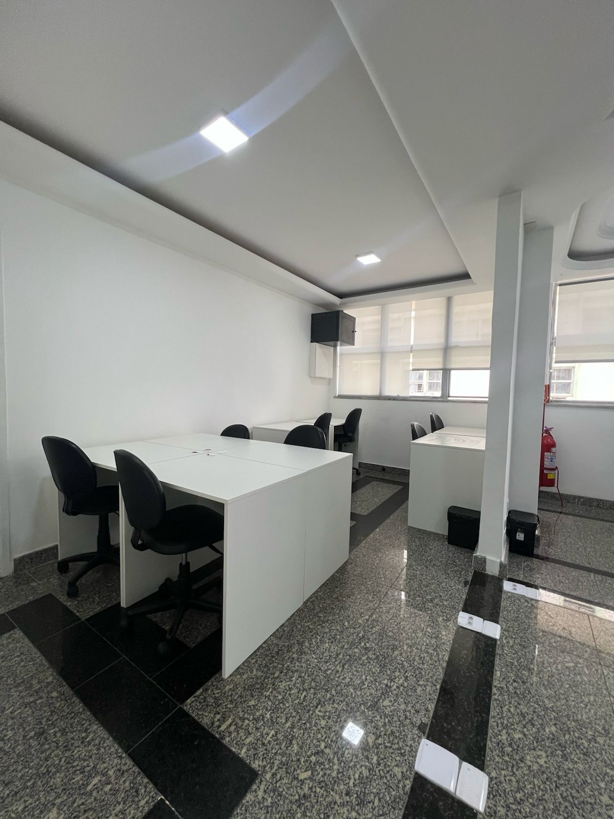 Foto de la sala Oficina privada para 8 puestos · 20 a 30 m² en Centro, Rio de Janeiro (1/3)