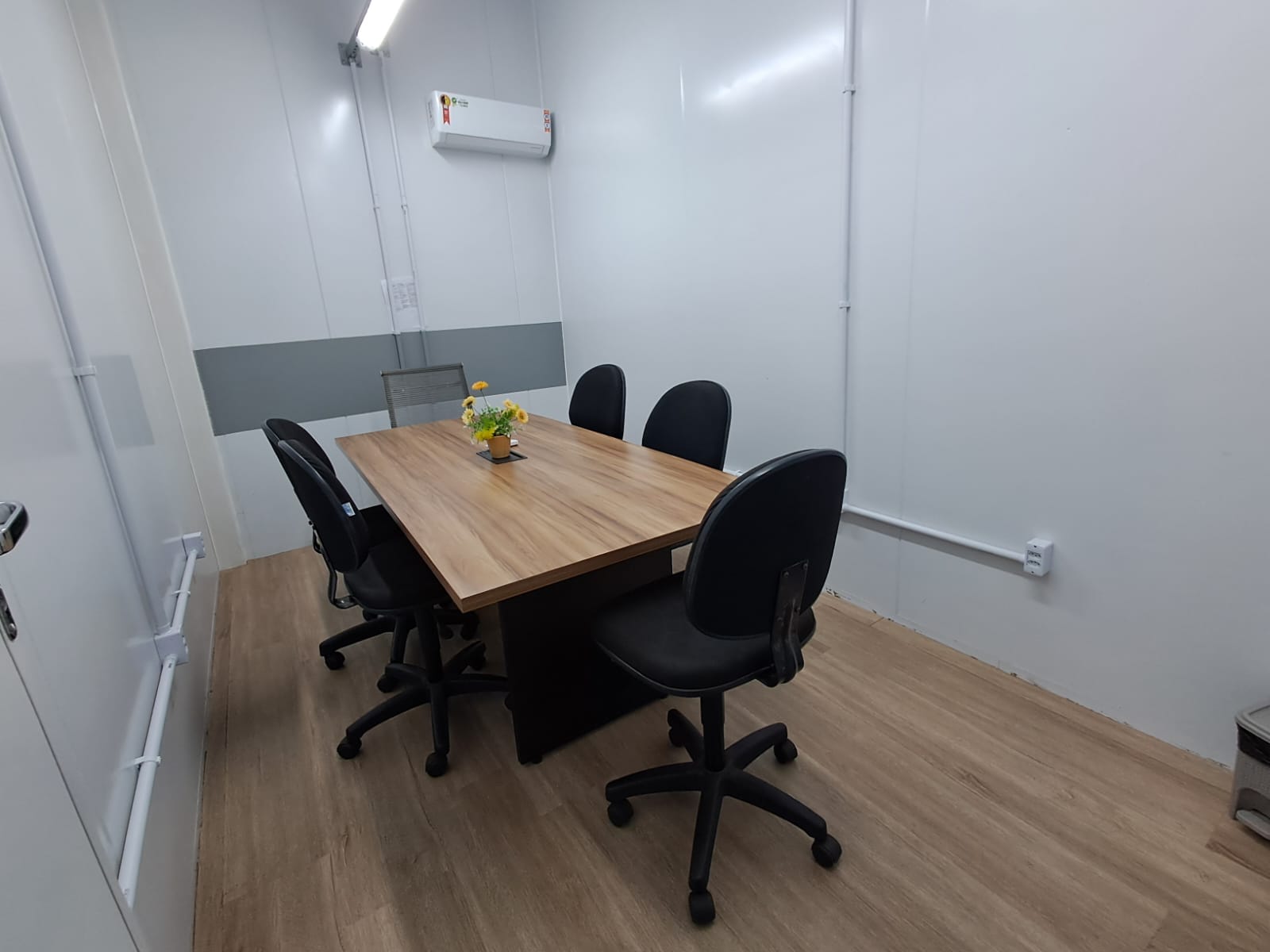 Foto da sala 305 - RI — Coworking Parquelandia (2/13)