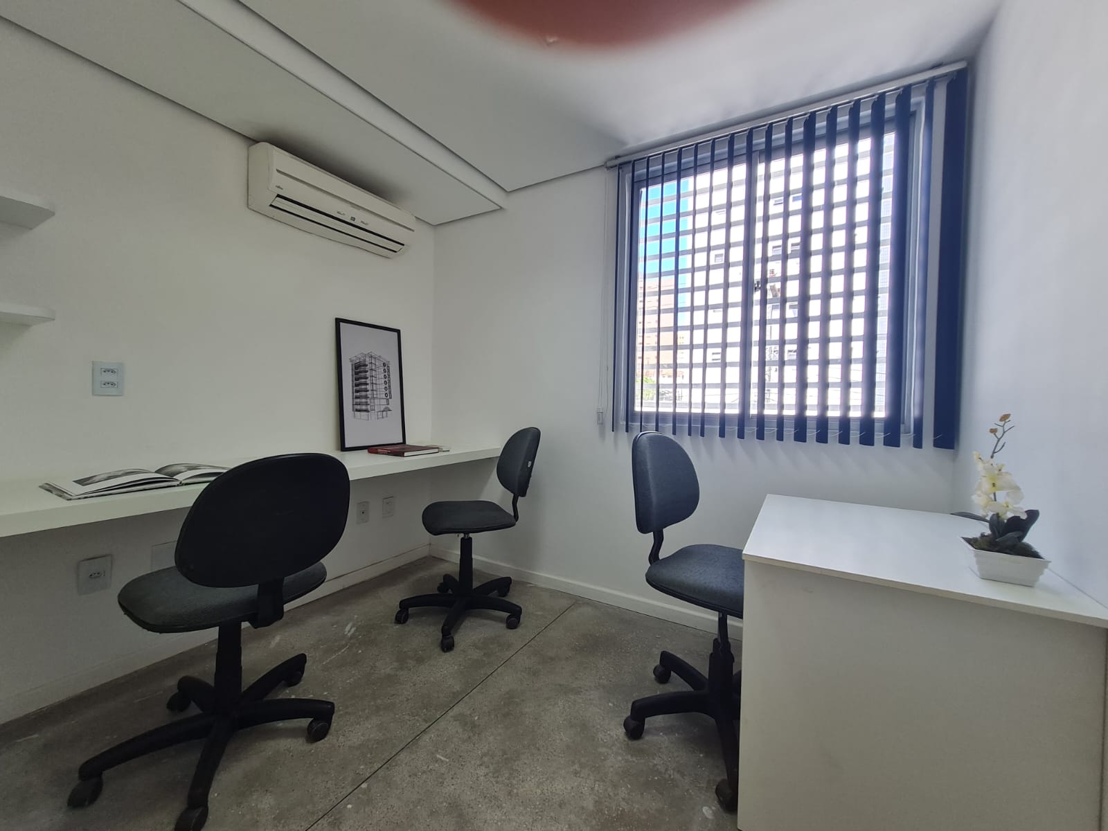 Foto de la sala Oficina privada para 3 puestos · 0 a 10 m² en Aldeota, Fortaleza (2/3)
