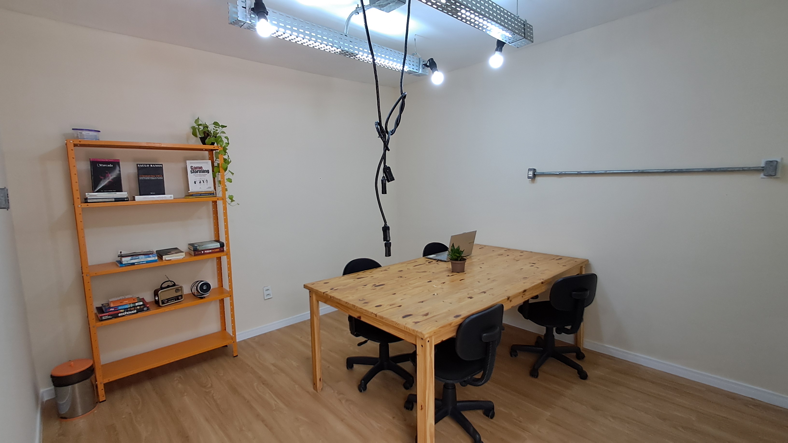Foto de la sala Oficina privada para 5 puestos · 10 a 20 m² en Parque 10 de Novembro, Manaus (3/3)