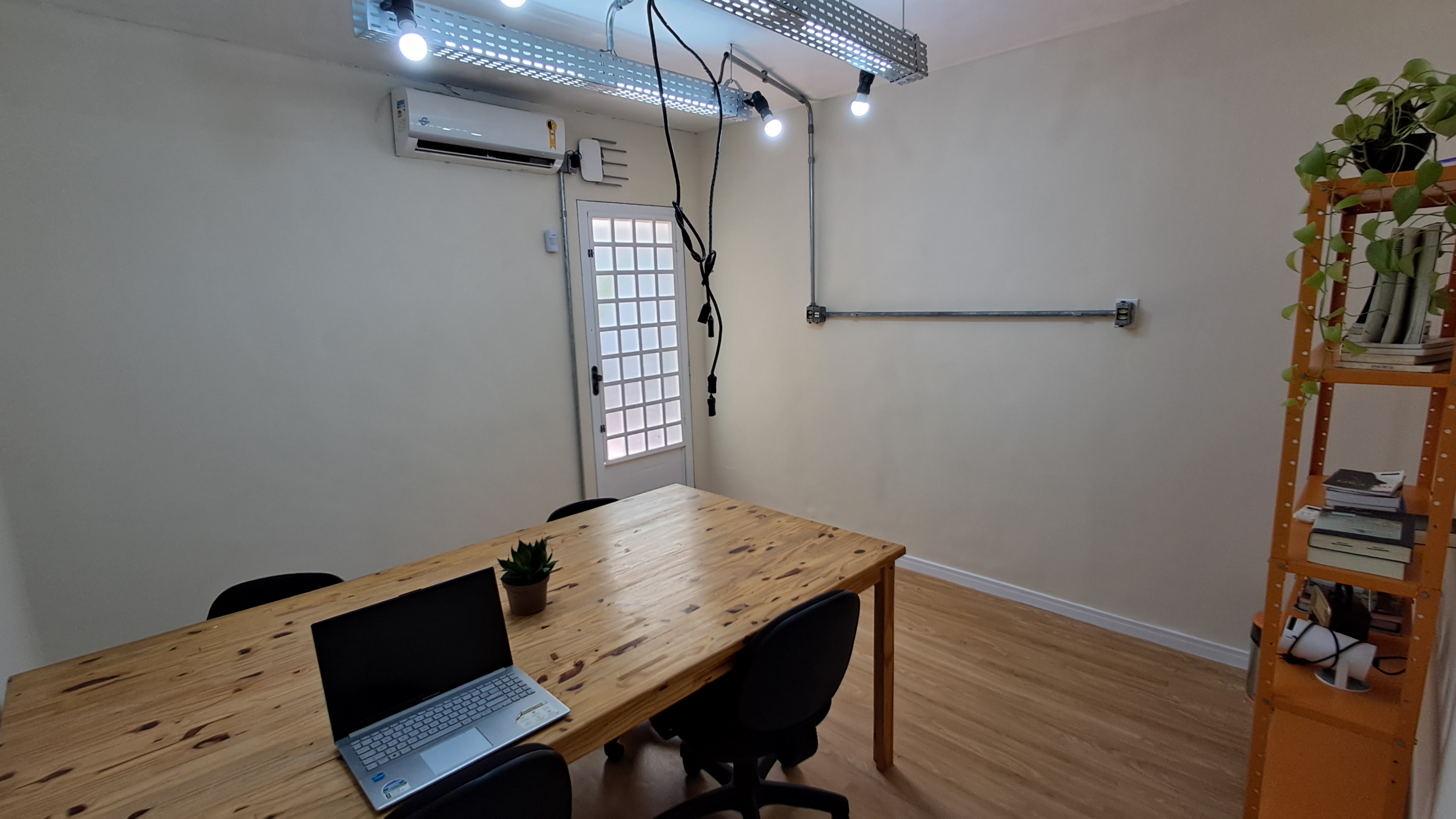 Foto de la sala Oficina privada para 5 puestos · 10 a 20 m² en Parque 10 de Novembro, Manaus (2/3)