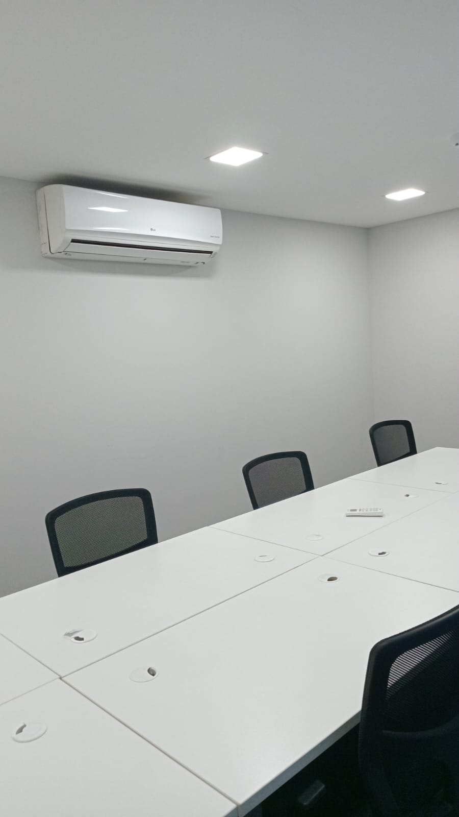 Foto de la sala Oficina privada para 7 puestos · 10 a 20 m² en Centro, Osasco (2/3)