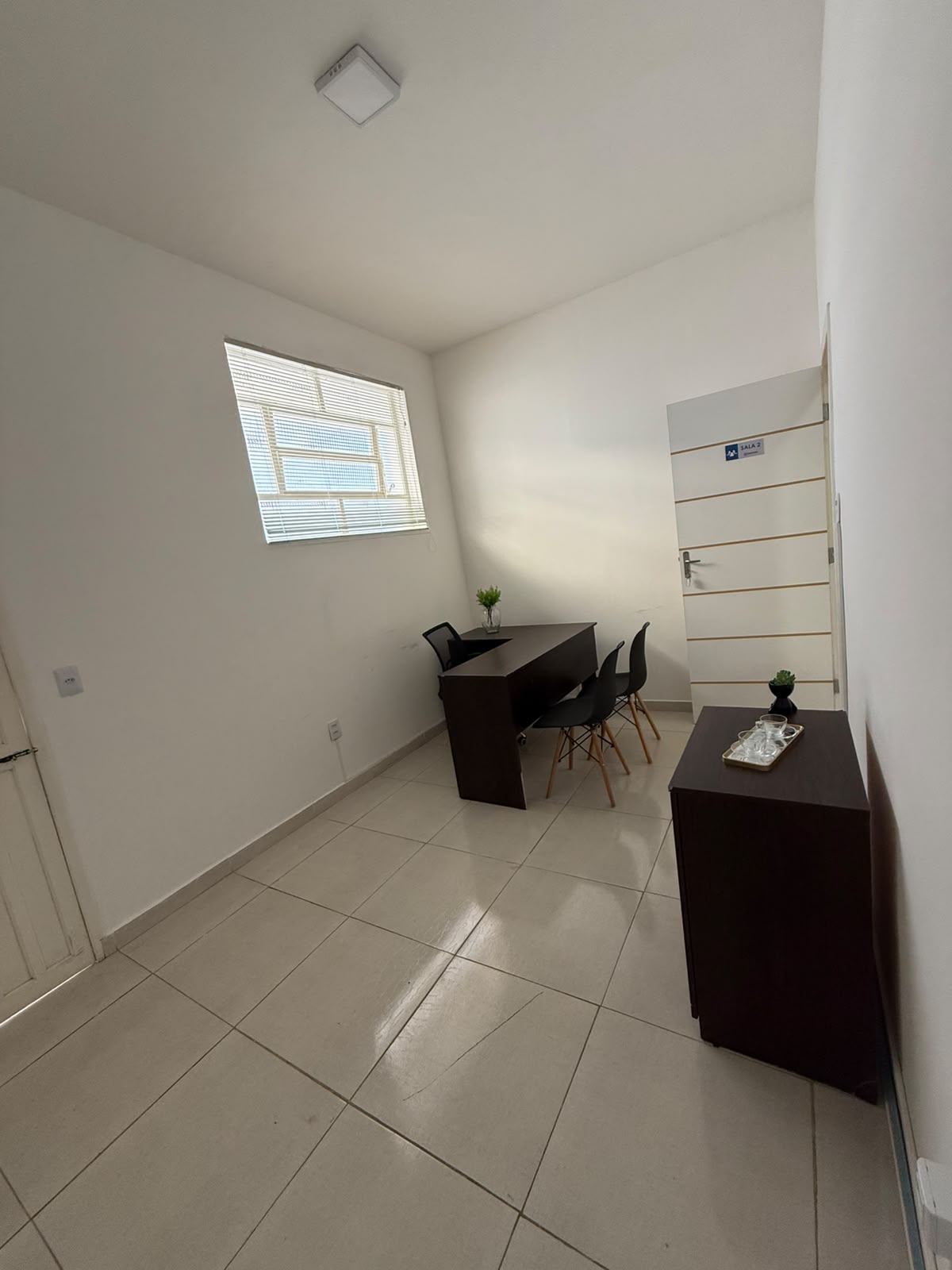 Foto da sala Escritório privativo para 4 posições · 10 a 20 m² em Recreio, Vitória da Conquista (1/3)