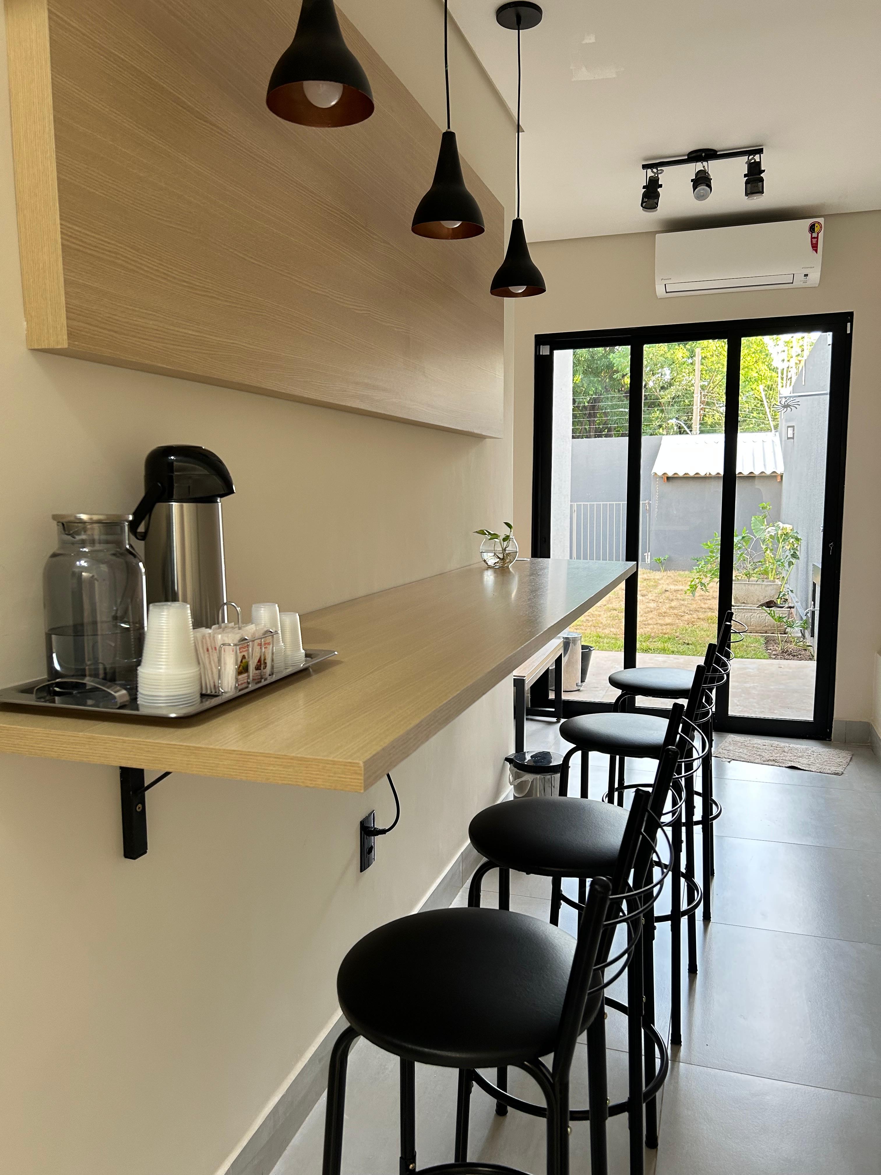 Foto de la sala Oficina privada para 10 puestos · 10 a 20 m² en Jardim Itália, Cuiabá (3/3)