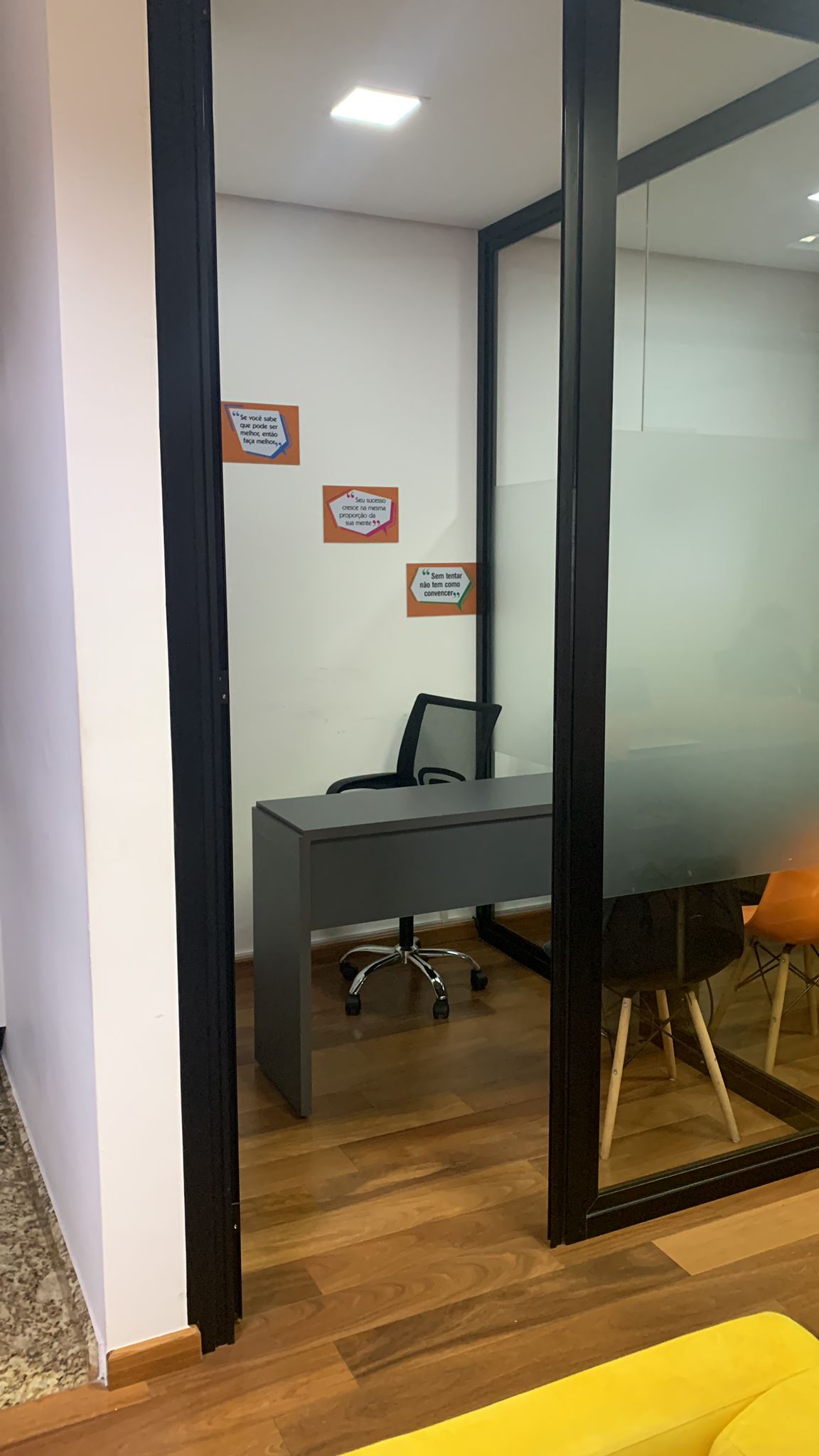 Foto de la sala Oficina privada para 1 puesto · 0 a 10 m² en Anhangabaú, Jundiaí (3/3)