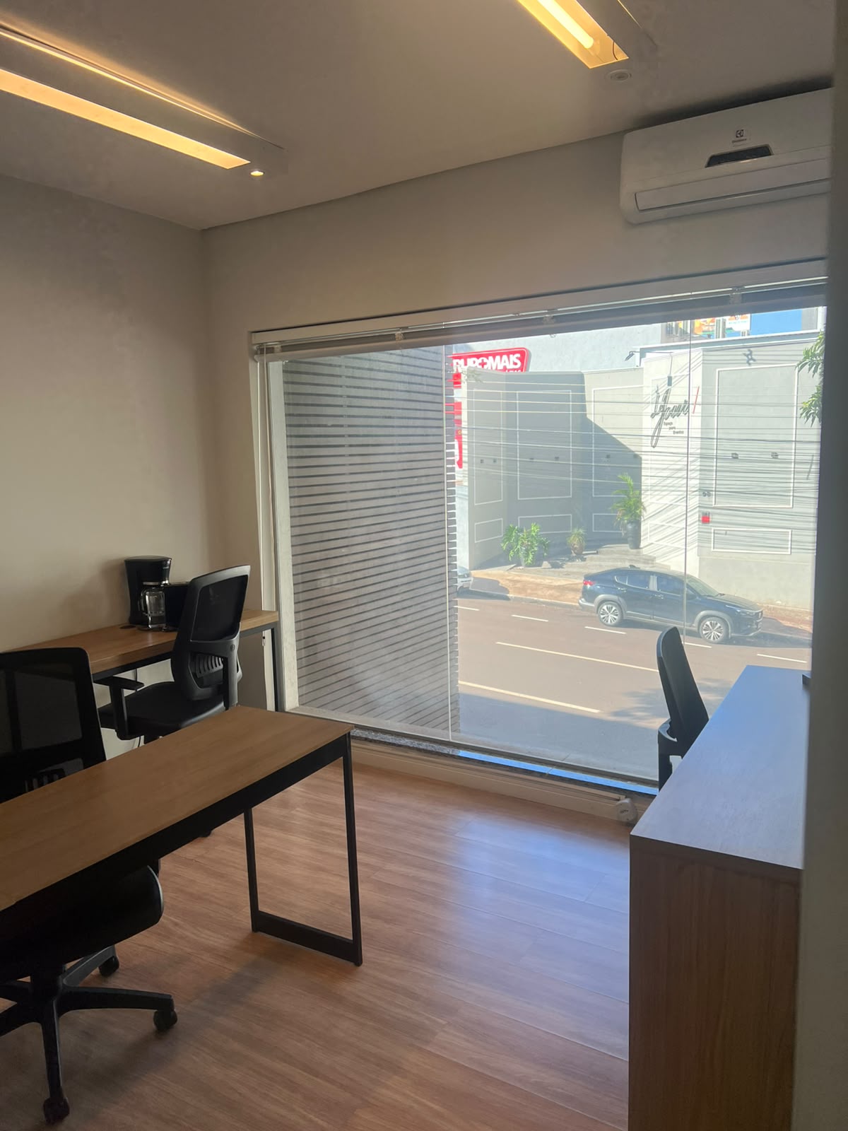 Foto de la sala Oficina privada para 4 puestos · 10 a 20 m² en Centro, Campo Grande (1/3)