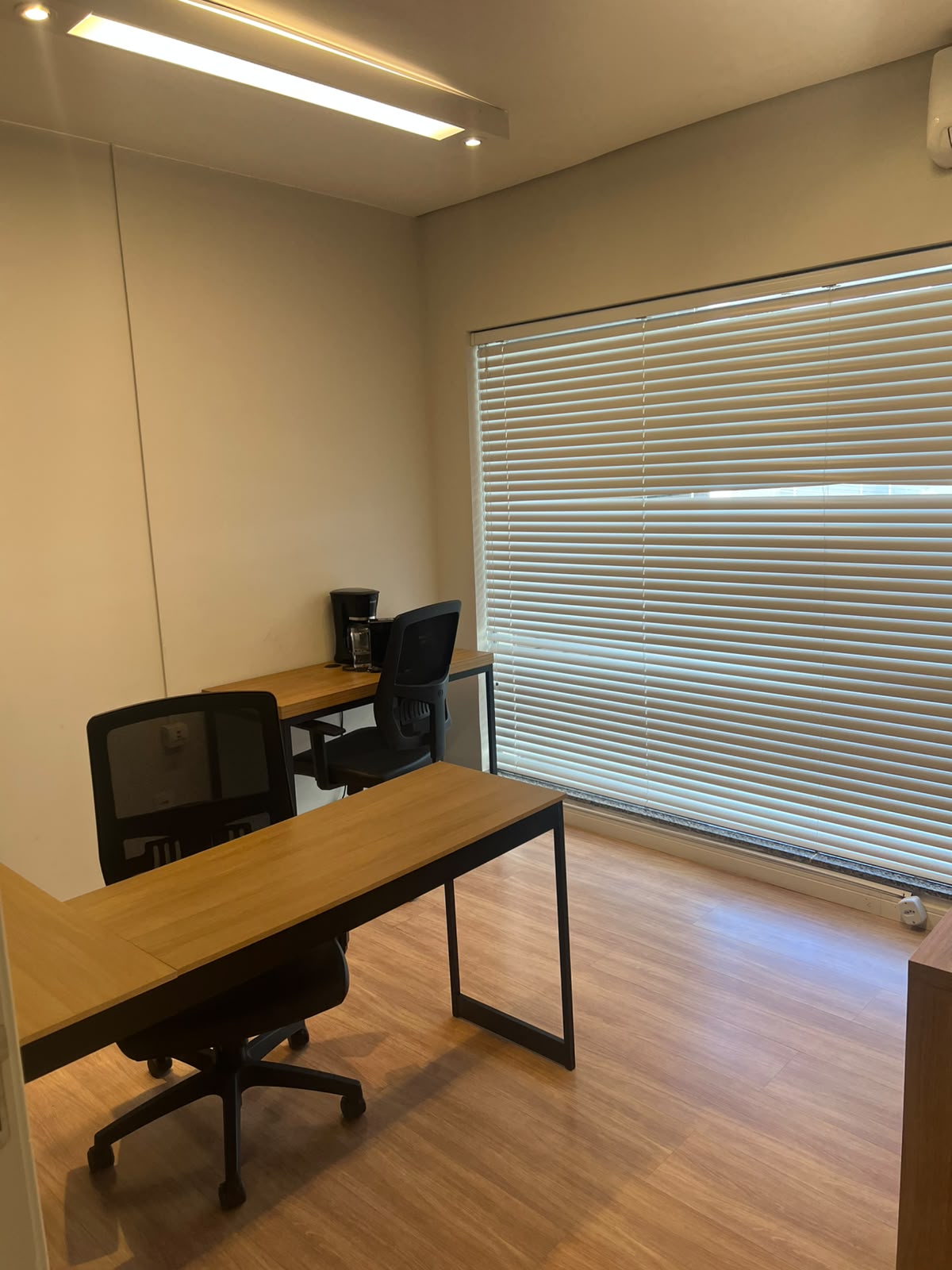 Foto de la sala Oficina privada para 4 puestos · 10 a 20 m² en Centro, Campo Grande (3/3)