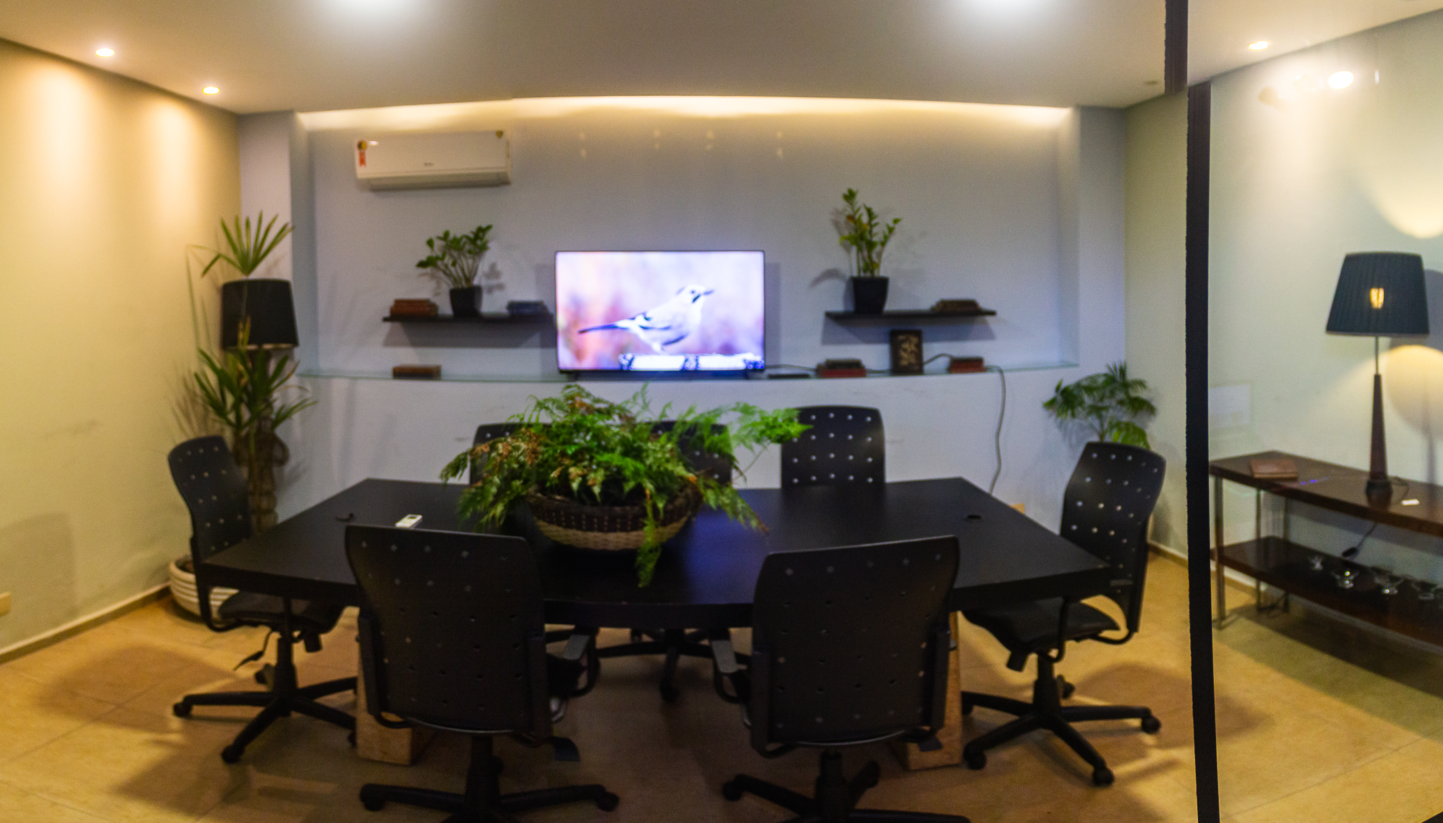 Foto de la sala Sala de Reunião — Coworking Sintonia (2/13)