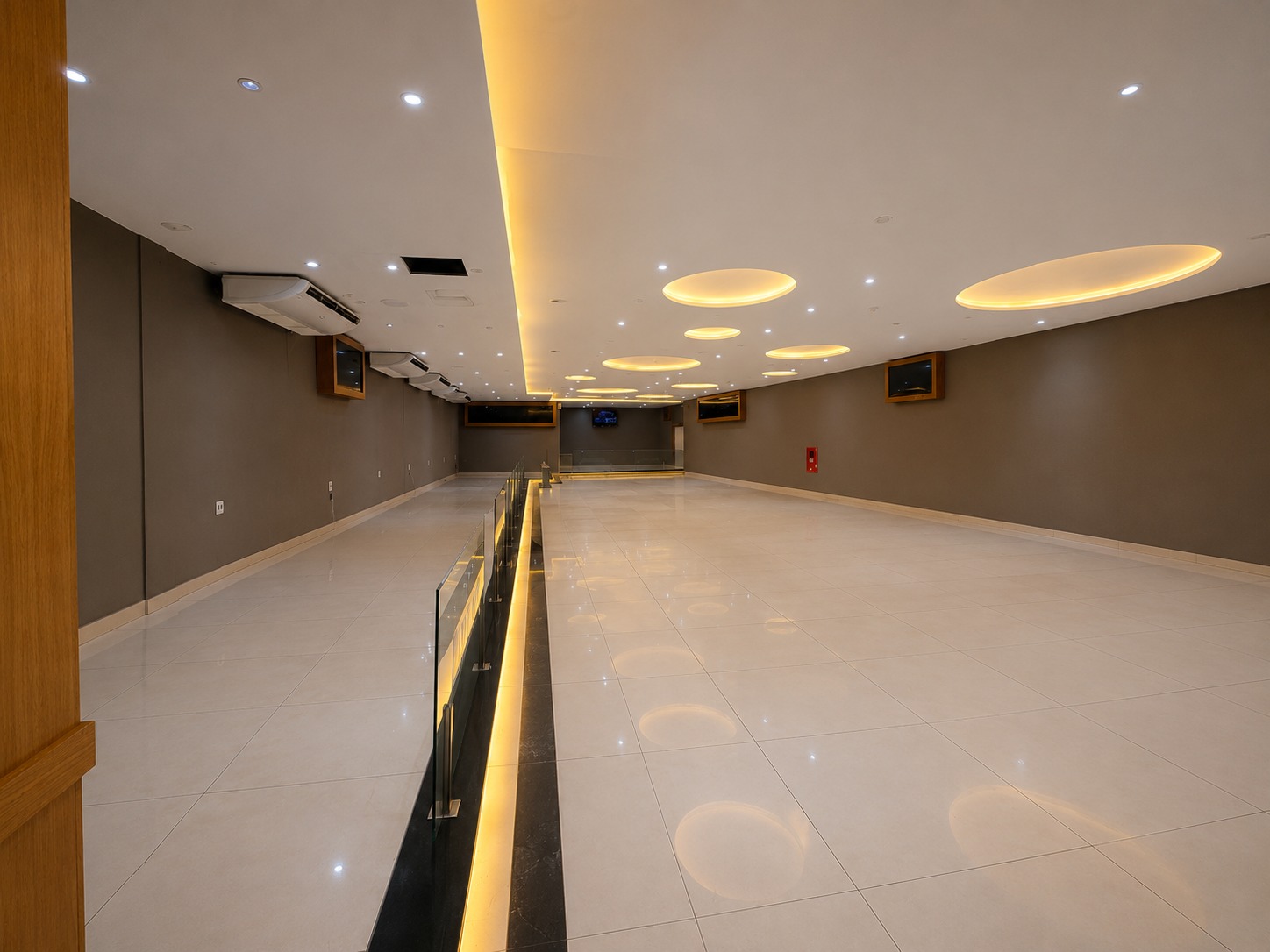 Foto da sala Escritório privativo para 40 posições · 210 a 220 m² em Recreio dos Bandeirantes, Rio de Janeiro (3/3)