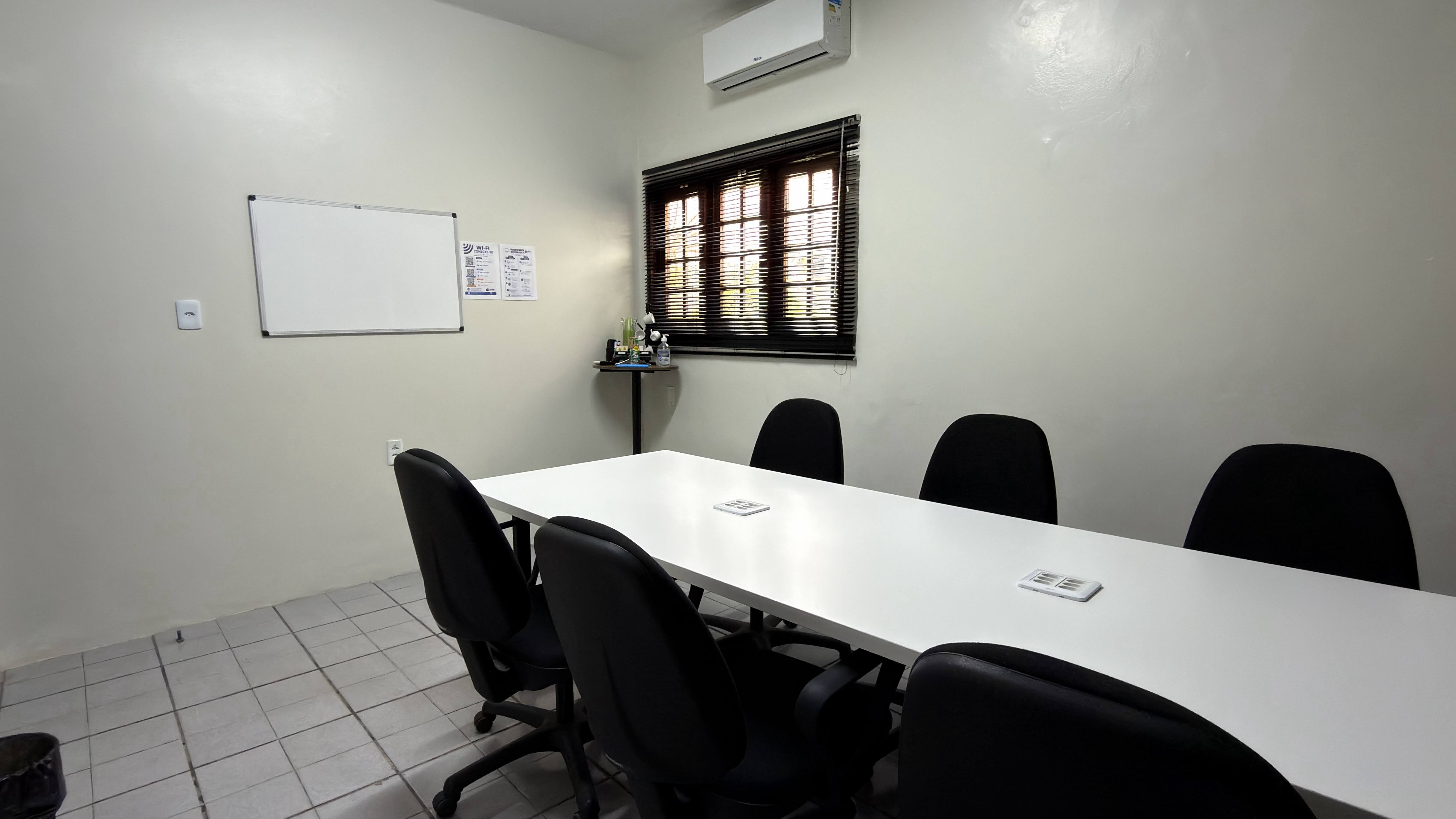 Foto de la sala Oficina privada para 6 puestos · 10 a 20 m² en Nova Betânia, Mossoró (2/3)