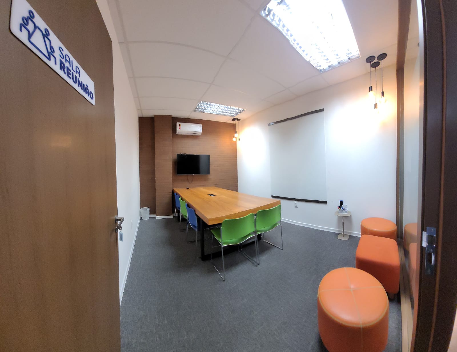 Foto da sala Sala de Reunião R 8 Pessoas — Foccus Workplace (3/8)