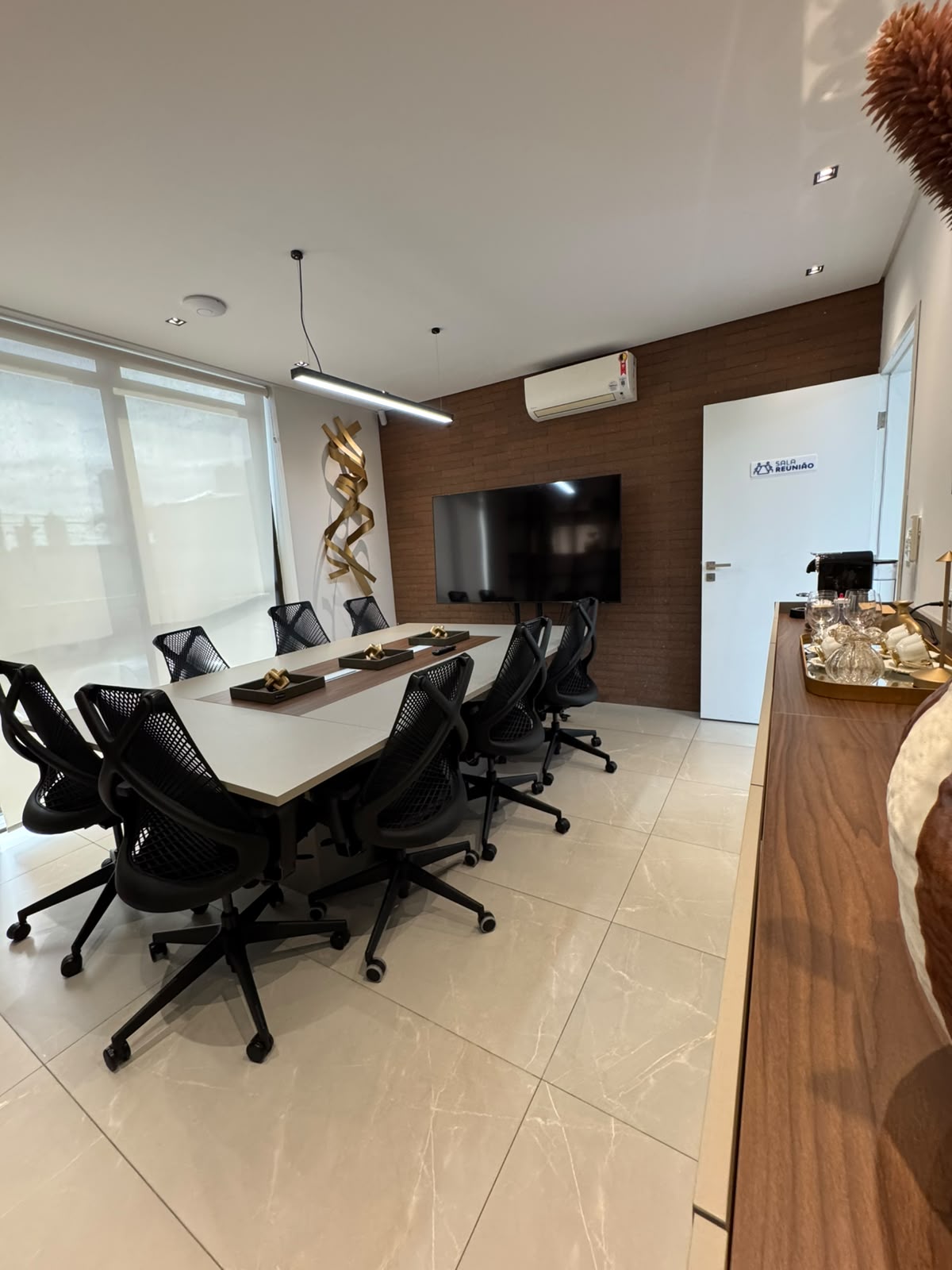 Foto de la sala Sala de reunião R1 — Foccus Workplace (2/8)