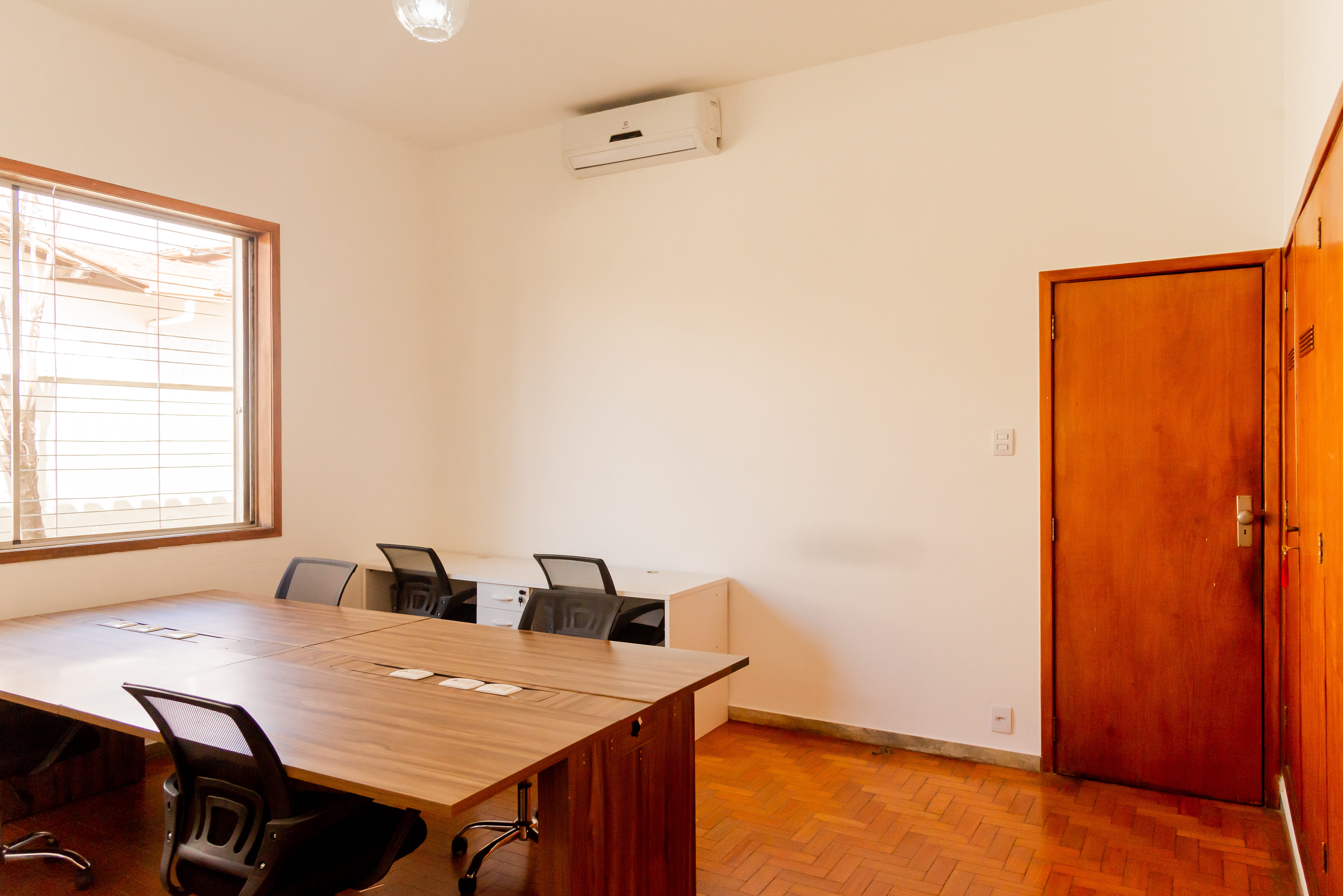 Foto da sala Escritório privativo para 13 posições · 30 a 40 m² em São Luiz, Belo Horizonte (2/4)