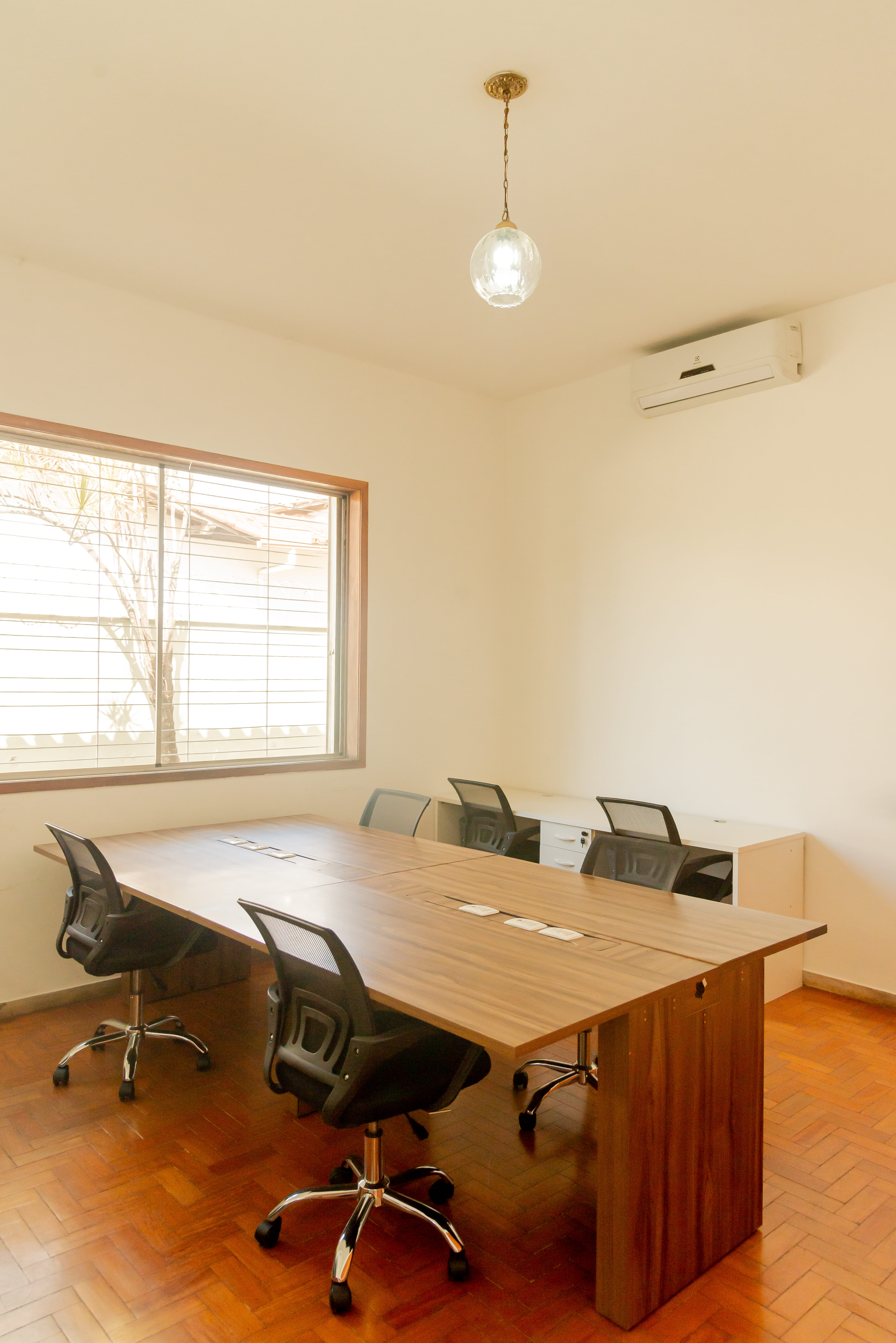 Foto da sala Escritório privativo para 13 posições · 30 a 40 m² em São Luiz, Belo Horizonte (3/4)