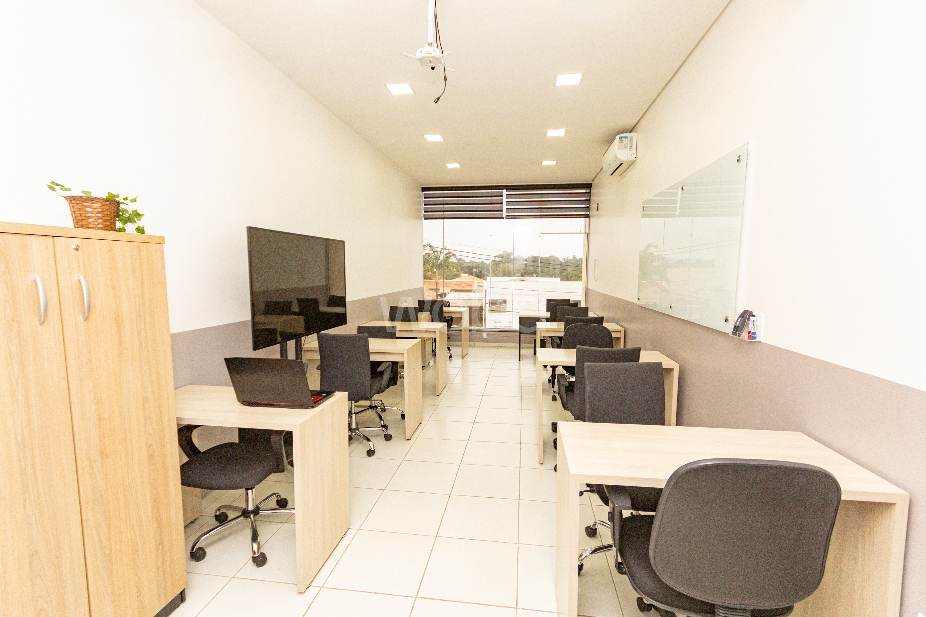 Foto da sala Sala de Treinamento - RI — Smart CEO Coworking Valinhos (2/13)