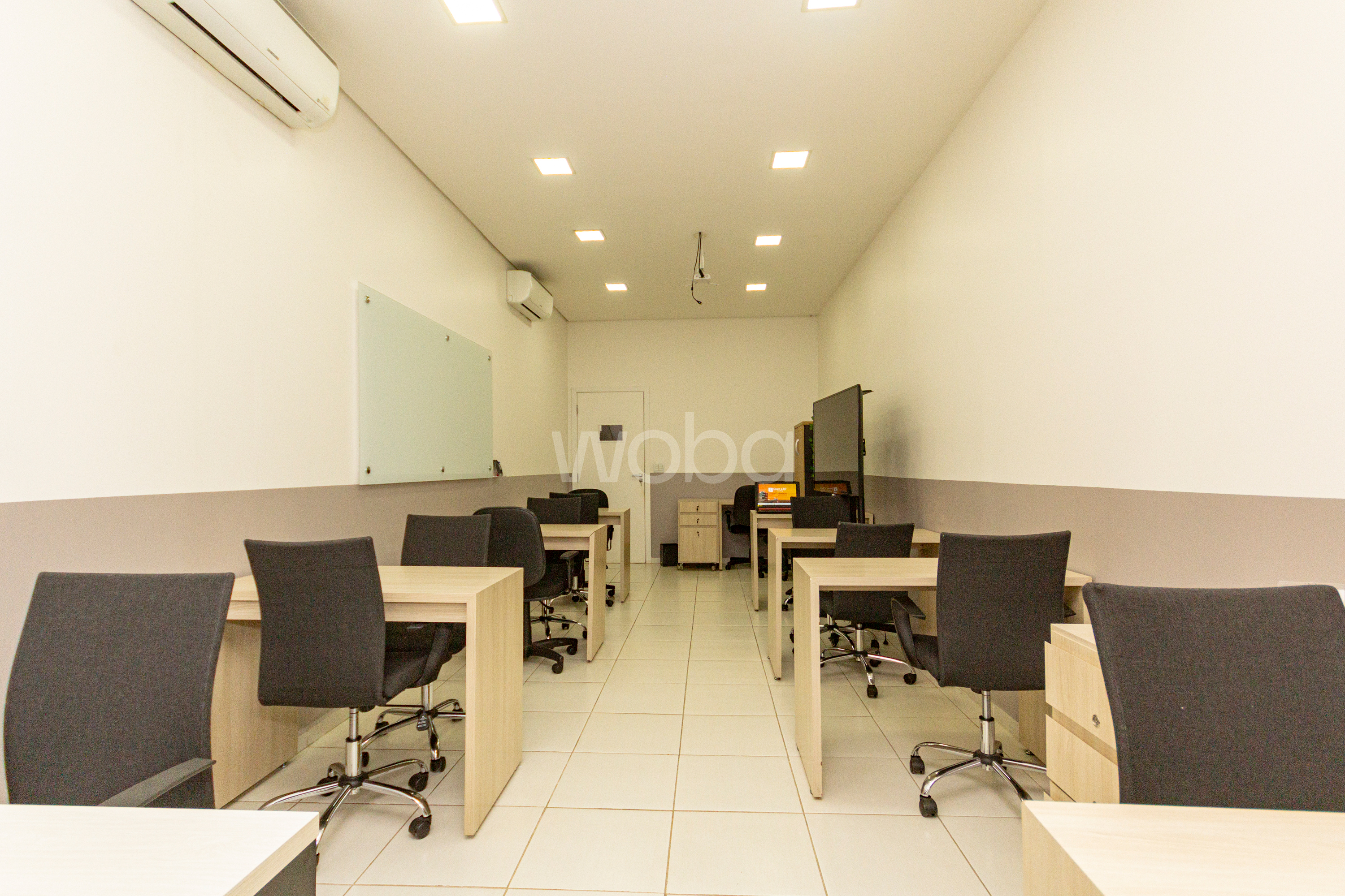 Foto da sala Sala de Treinamento - RI — Smart CEO Coworking Valinhos (3/13)