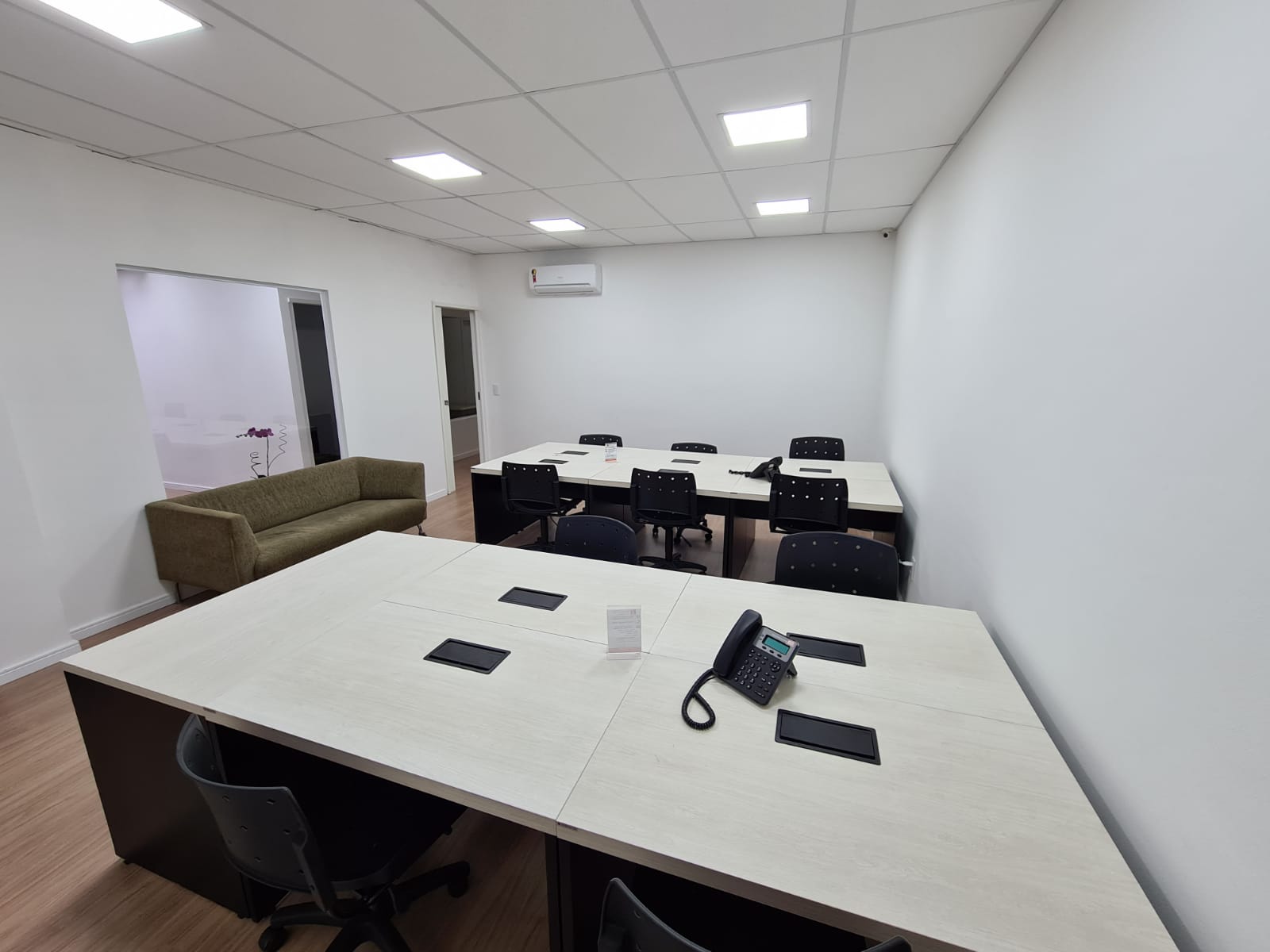 Foto da sala Escritório privativo para 12 posições · 40 a 50 m² em Vila Thereza, Vinhedo (2/3)