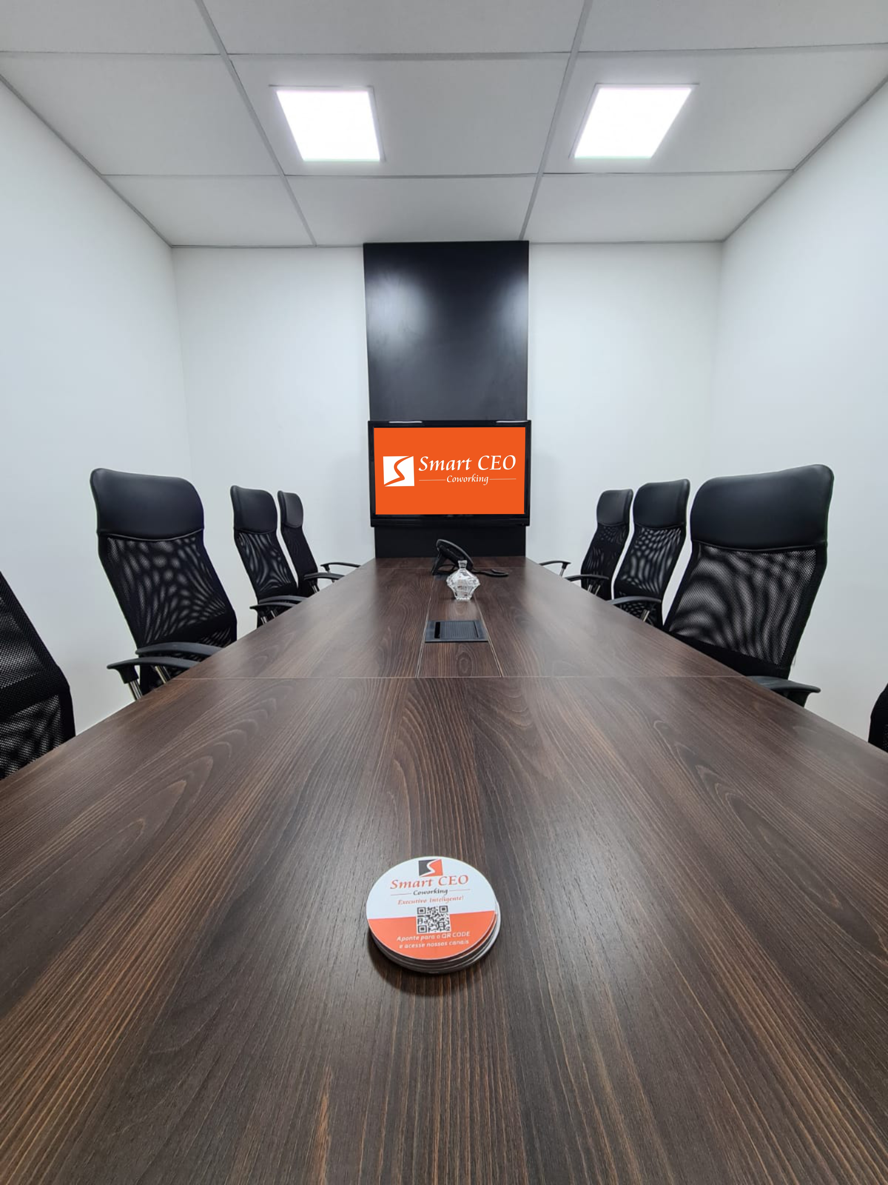 Foto da sala Sala de Reunião Executiva - RI — Smart CEO Coworking Vinhedo (2/9)