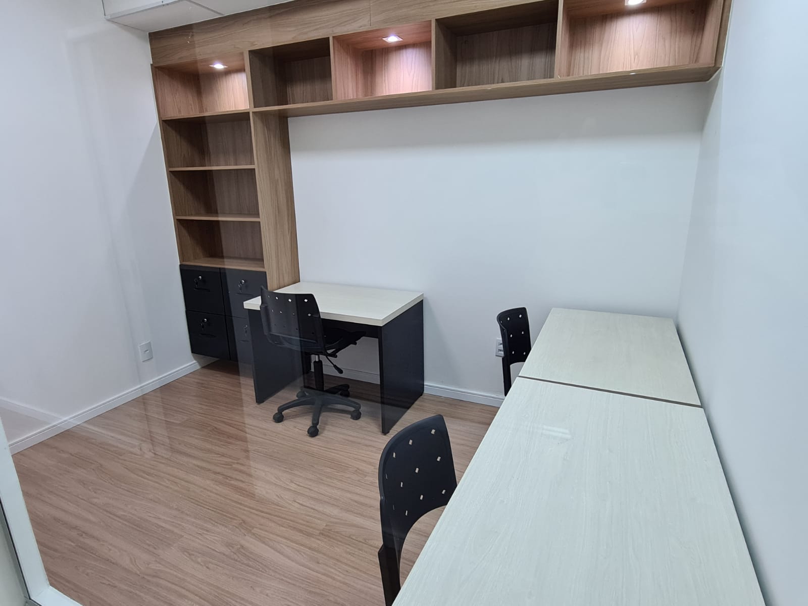 Foto de la sala Oficina privada para 4 puestos · 10 a 20 m² en Vila Thereza, Vinhedo (2/3)