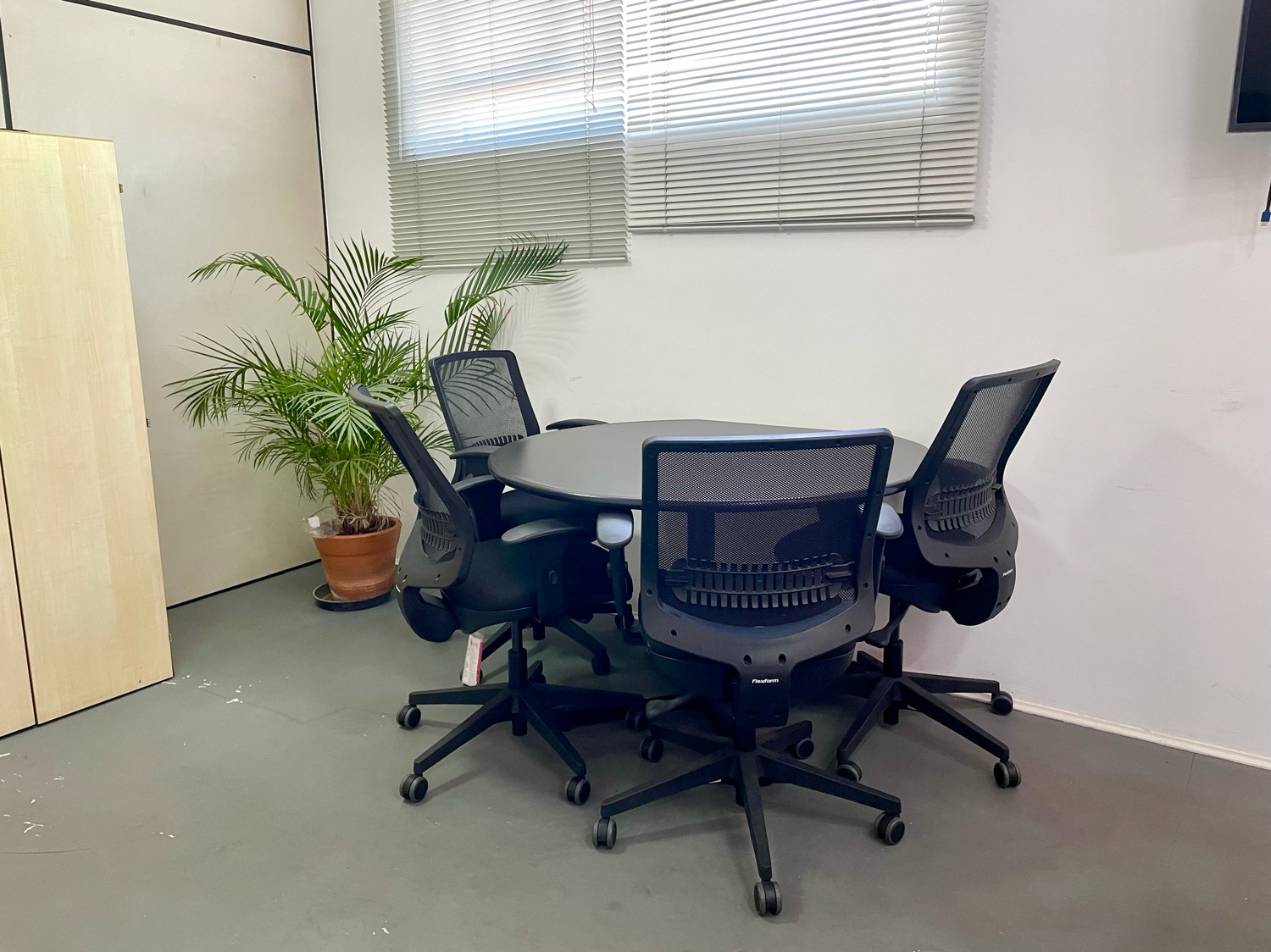 Foto de la sala Oficina privada para 12 puestos · 10 a 20 m² en Jardim Rossignatti, Indaiatuba (3/3)