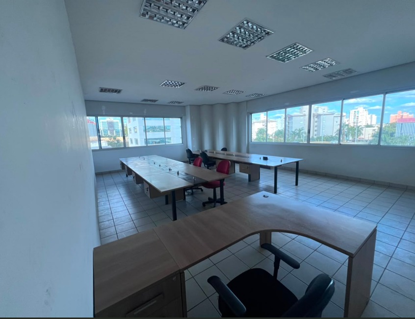 Foto de la sala Oficina privada para 20 puestos · 30 a 40 m² en Patrimônio, Uberlândia (2/3)