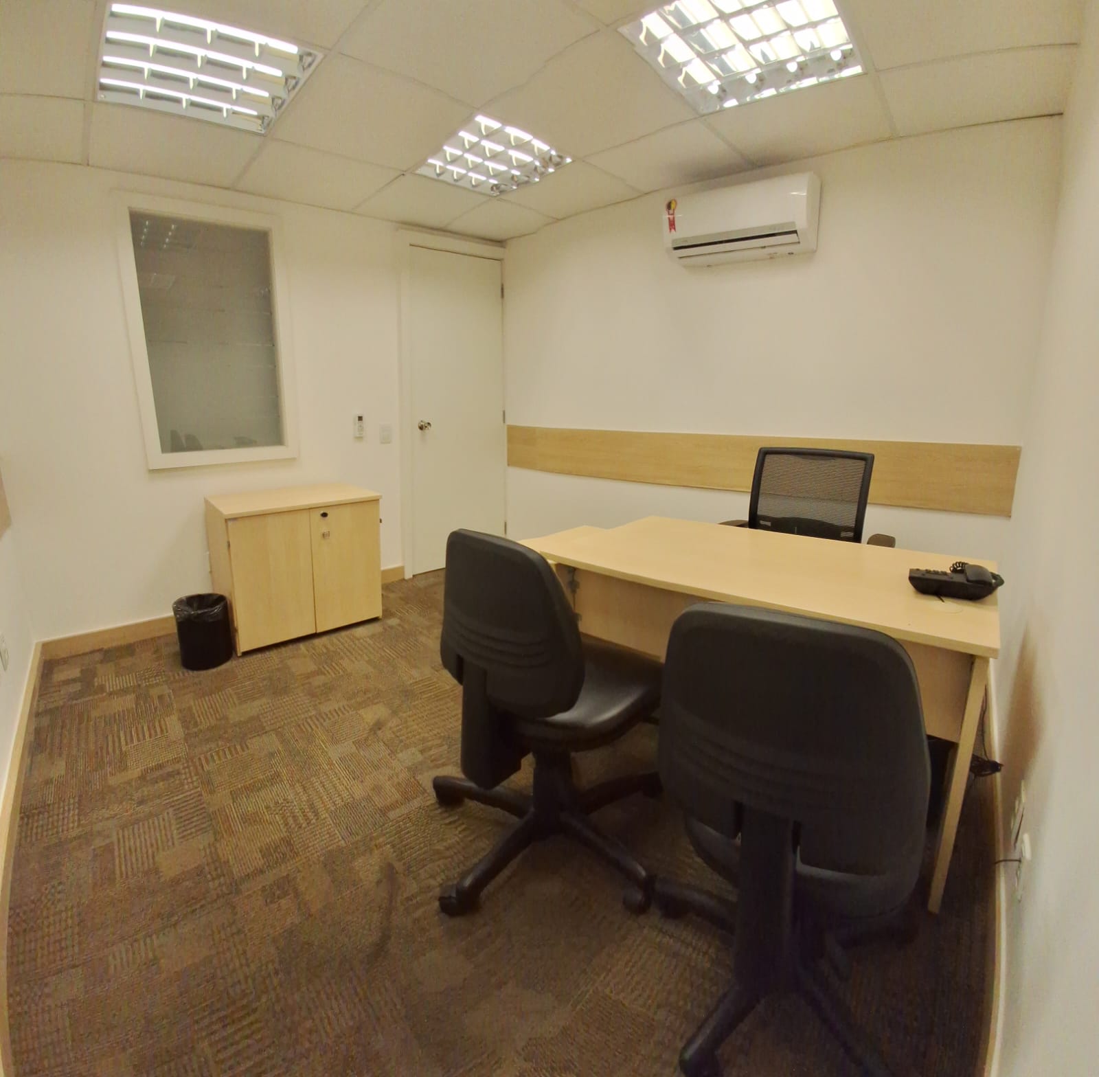 Foto de la sala Oficina privada para 2 puestos · 10 a 20 m² en Centro, Rio de Janeiro (3/3)