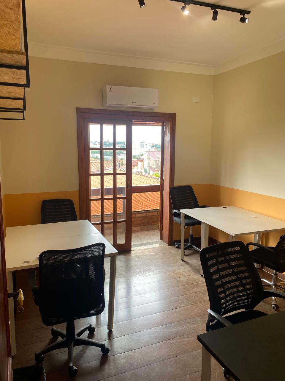 Foto da sala Escritório privativo para 5 posições · 10 a 20 m² em Jardim América, Sorocaba (1/3)