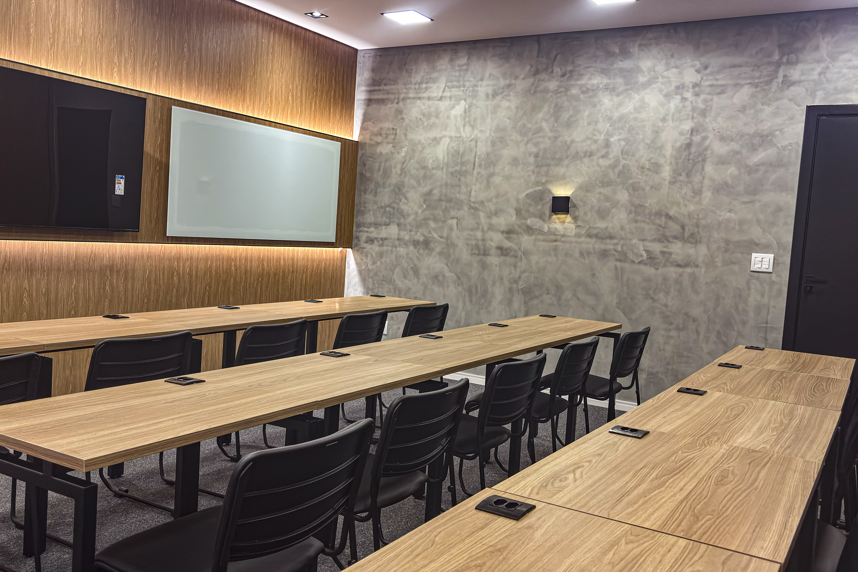Foto da sala Sala 01 -  Eventos  de Treinamento — Ramires inOffice III Coworking (3/8)